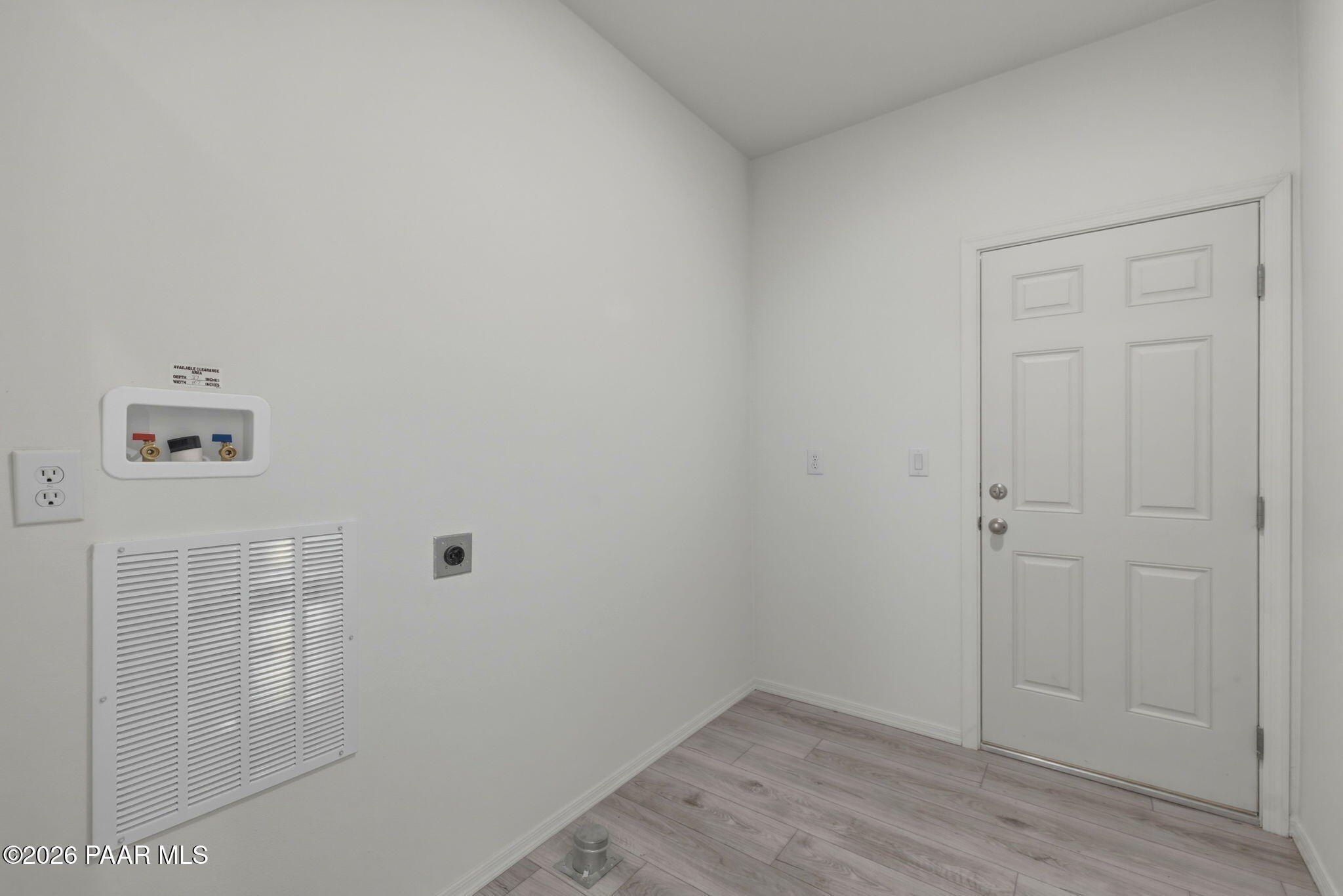 1496 E Whirlpool Drive. Paulden, AZ 86334