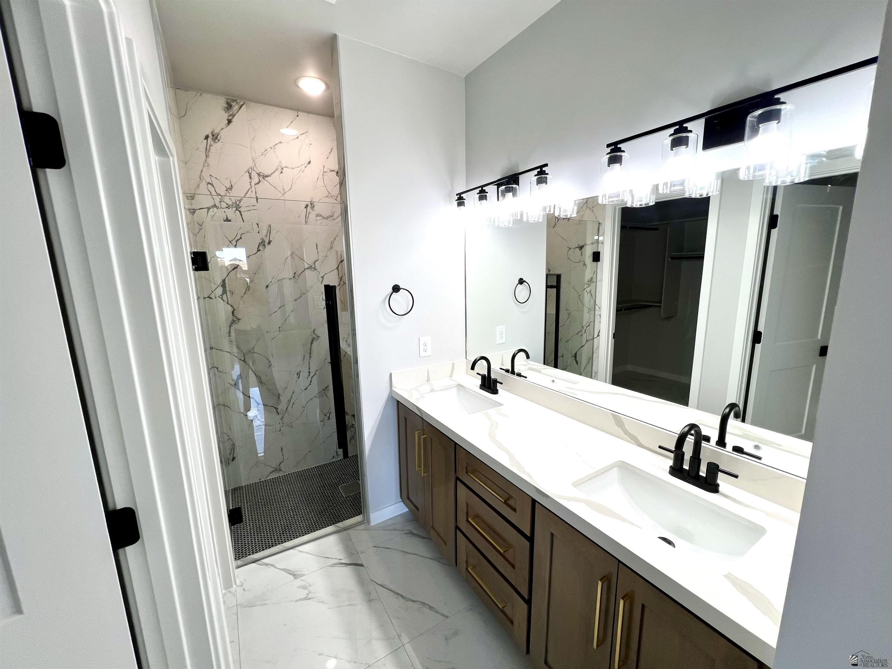 5085 E Los Olivos Dr. San Luis, AZ 85336