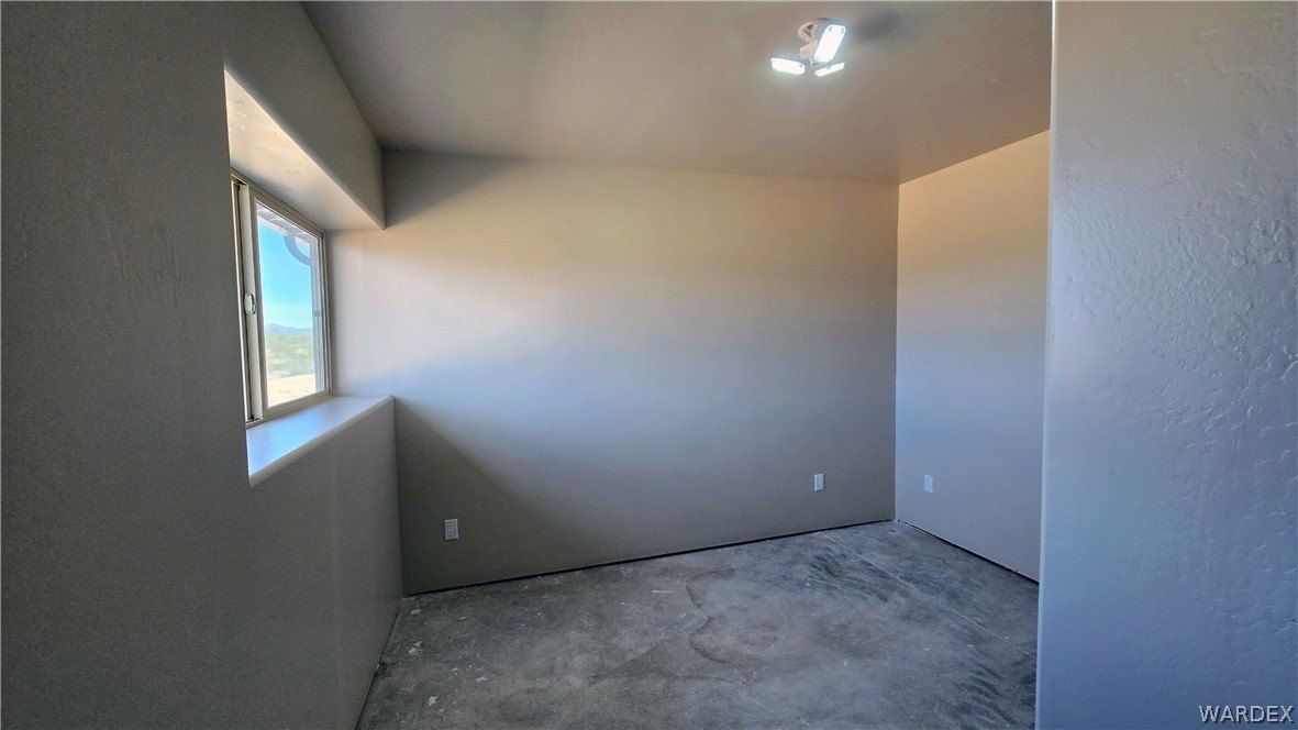 4302 W Speedway Road. Yucca, AZ 86438