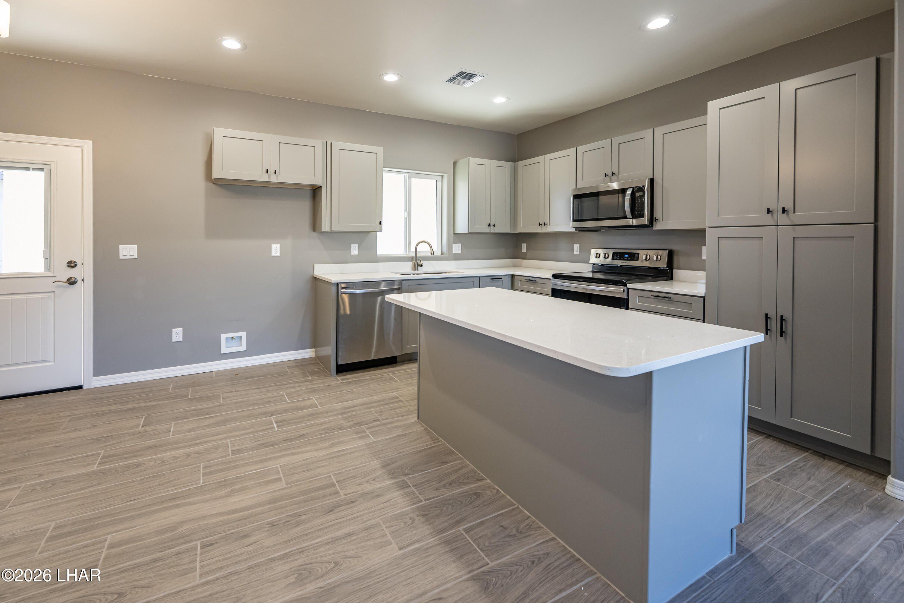 1665 E Potter Ave. Kingman, AZ 86409