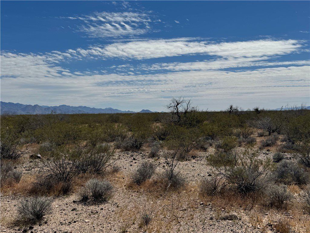 8005A Aquarius Dr Unit 810. Golden Valley, AZ 86413