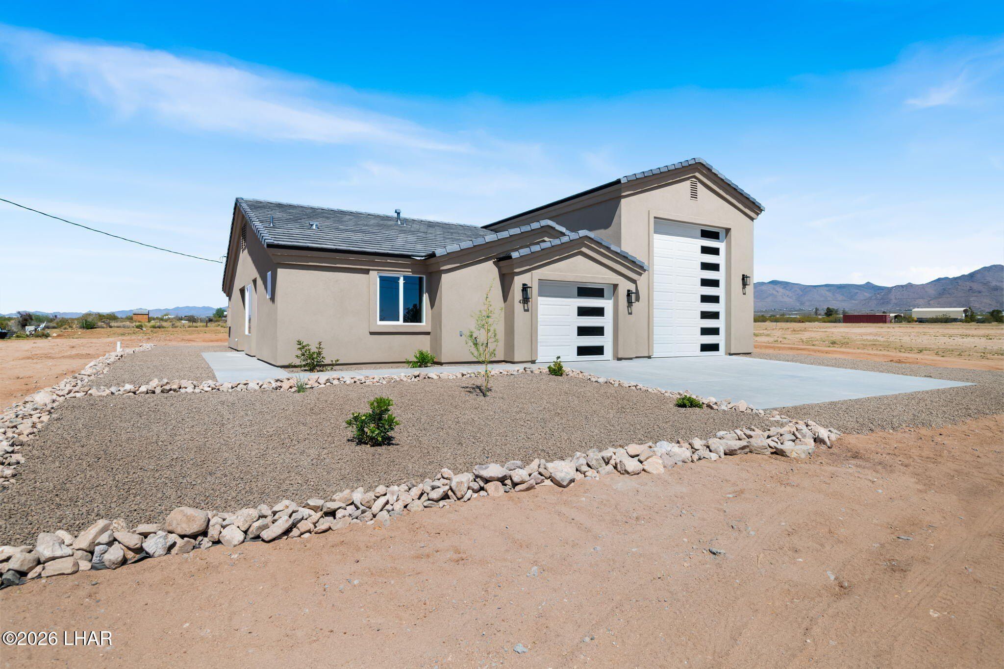 4715 W Burro Dr. Golden Valley, AZ 86413