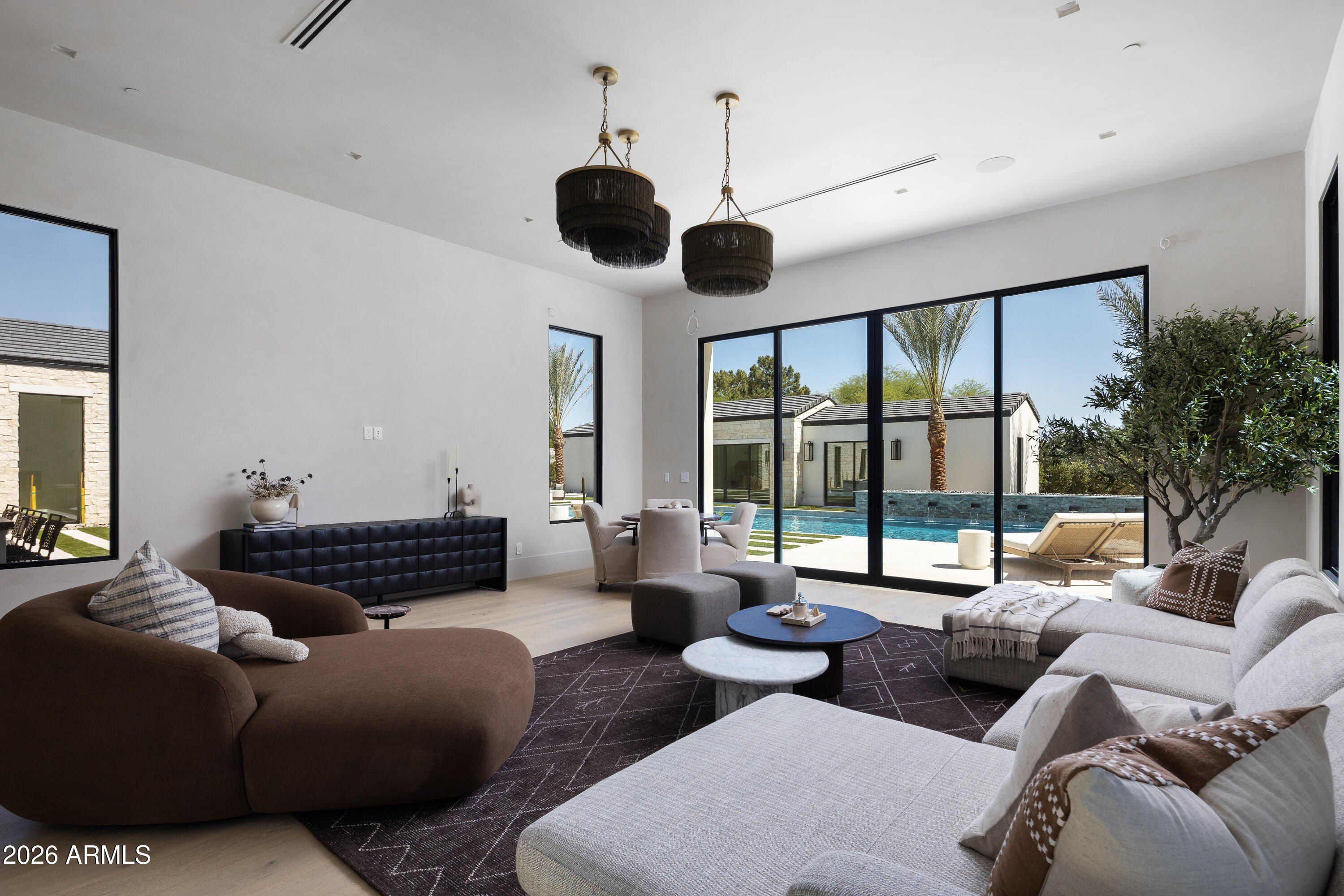 5717 E Via Los Ranchos . Paradise Valley, AZ 85253