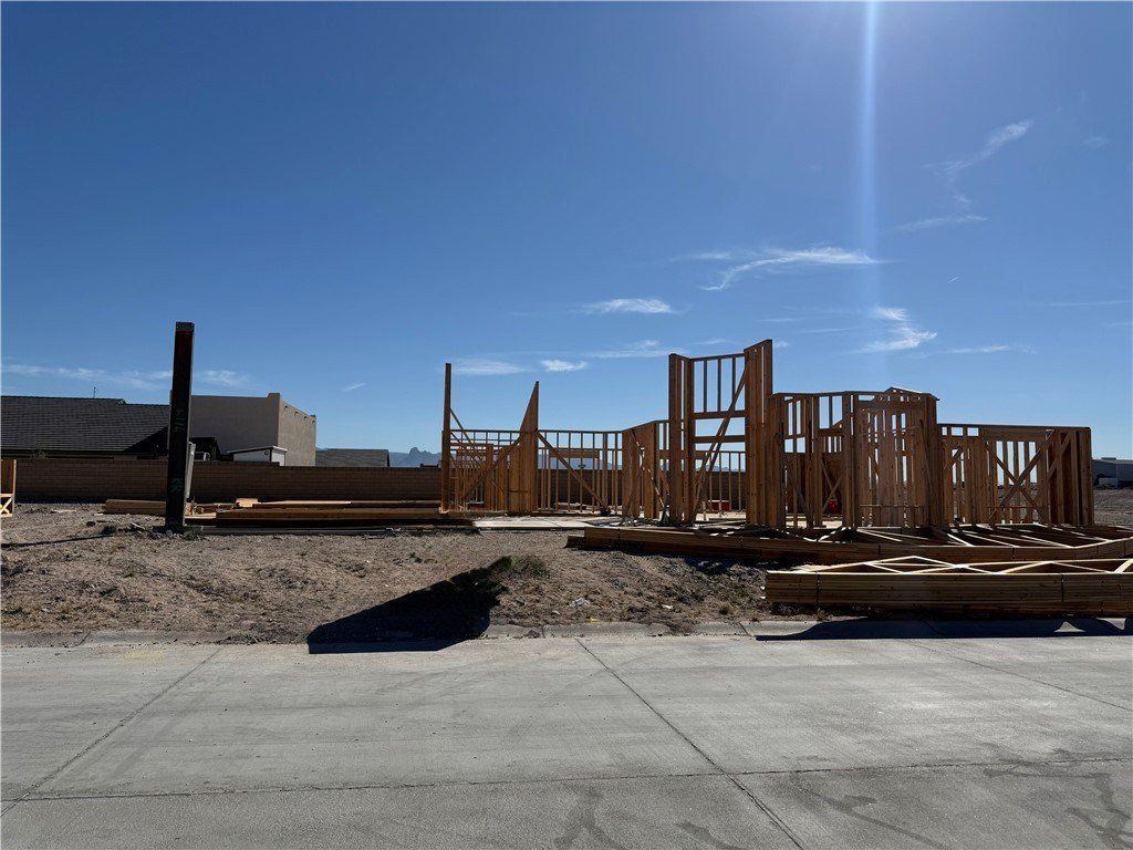 6116 S Trailblazer Avenue. Fort Mohave, AZ 86426