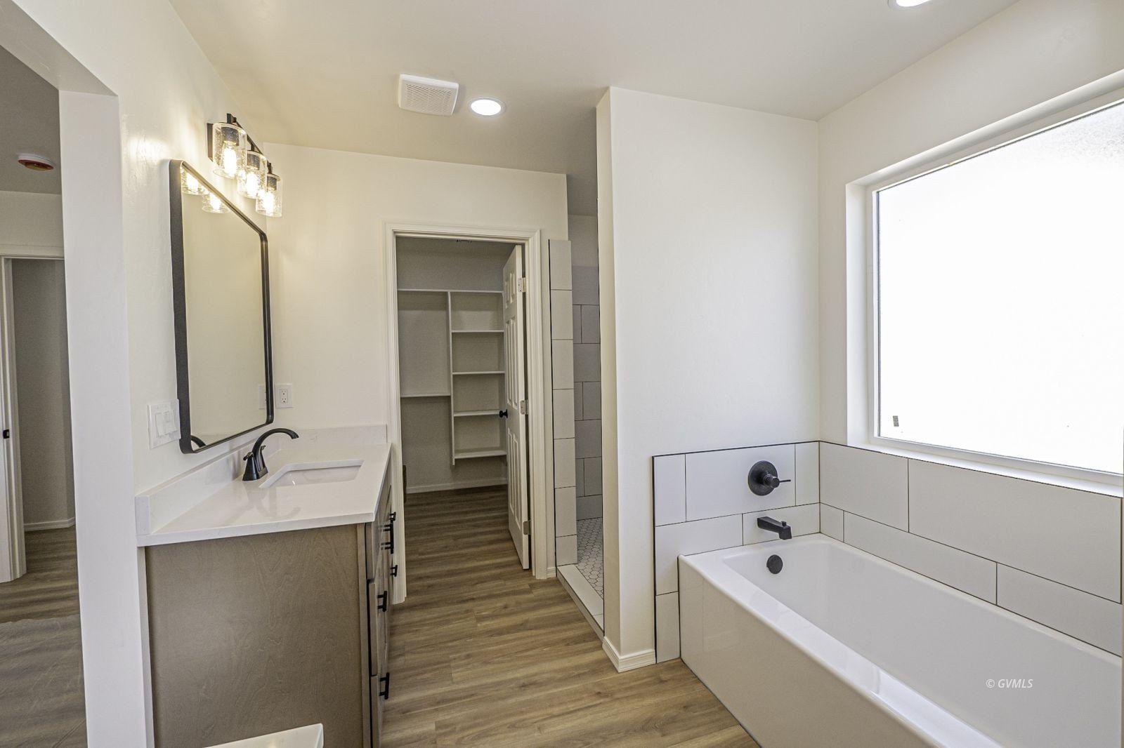 593 W Frying Pan Rd. Safford, AZ 85546