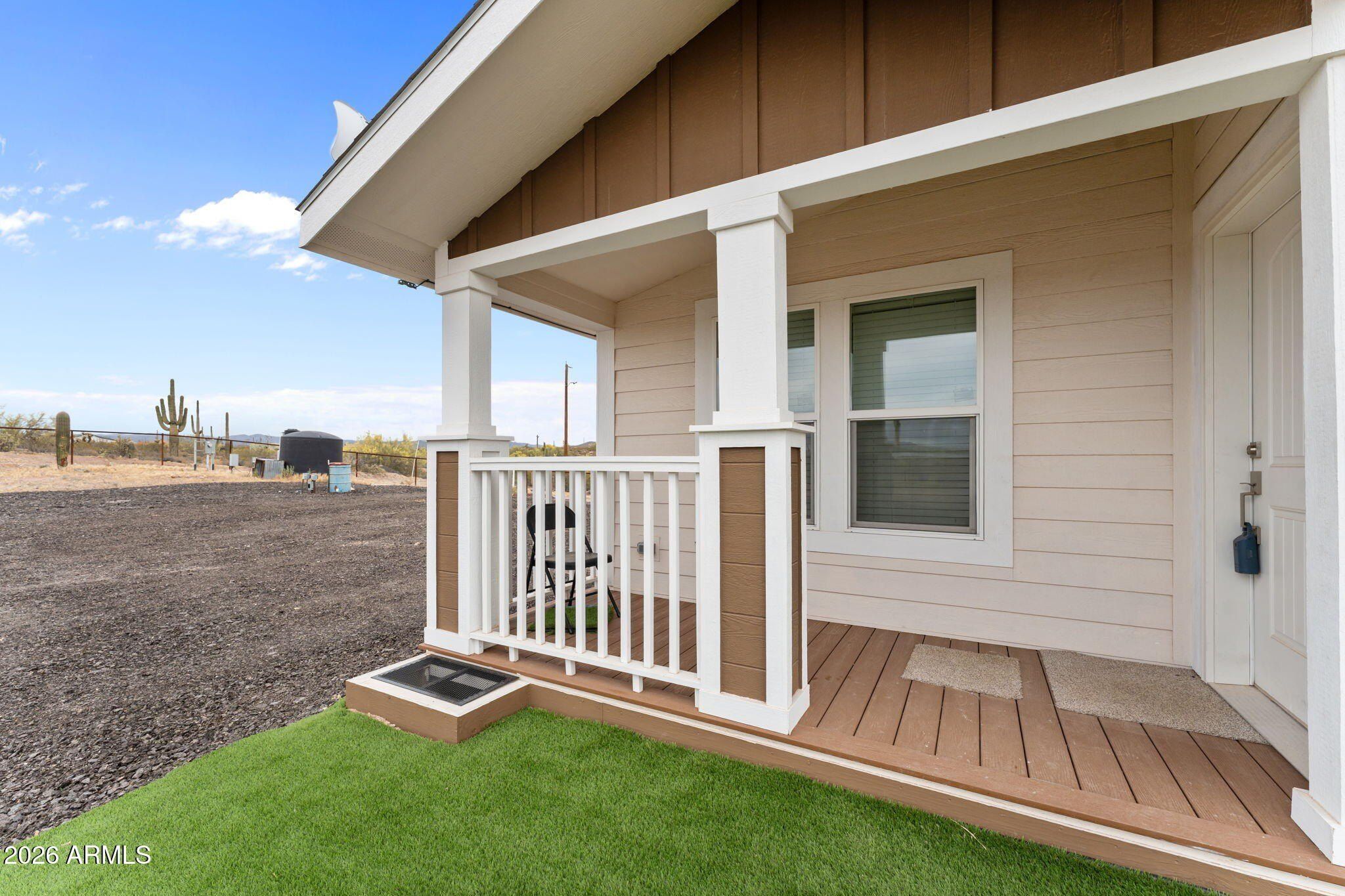 41711 N Us Hwy 60 . Morristown, AZ 85342