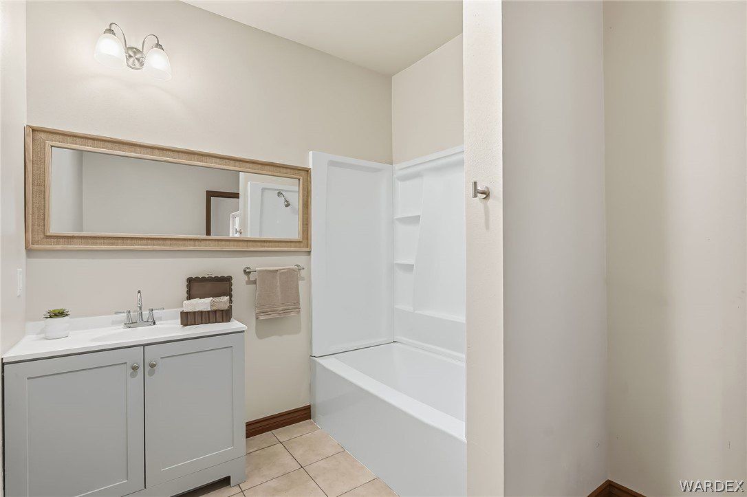 8980 W Mission Lane. Dolan Springs, AZ 86441