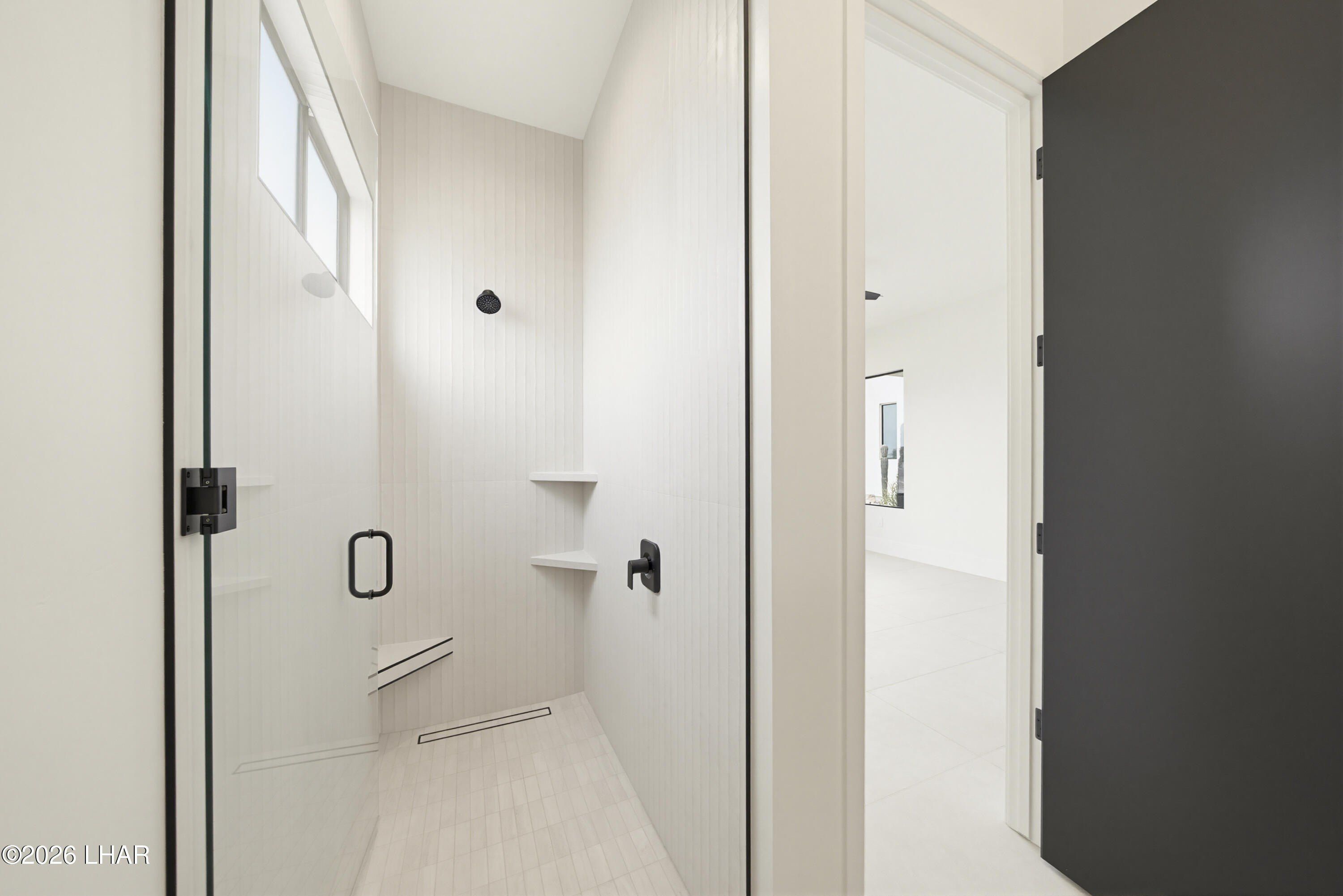 3056 Camino De La Enclave. Lake Havasu City, AZ 86404