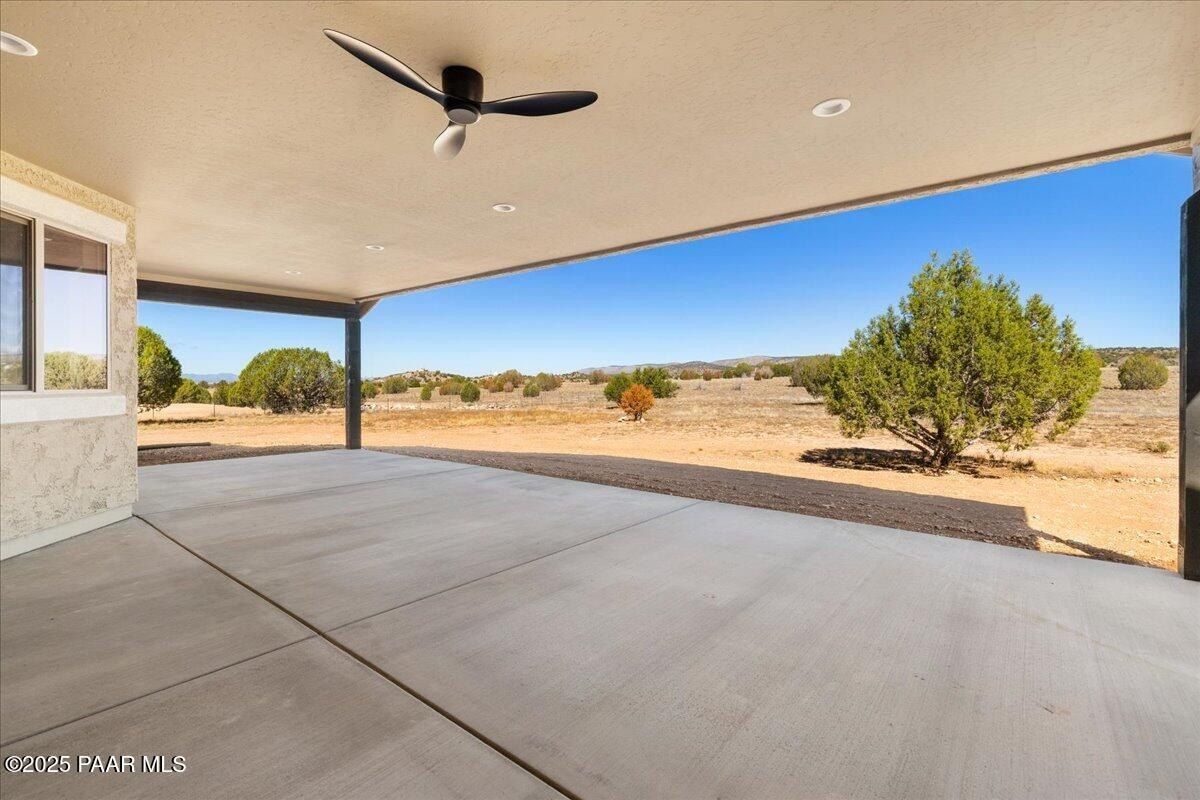 1220 E Cougar Ridge Road. Paulden, AZ 86334