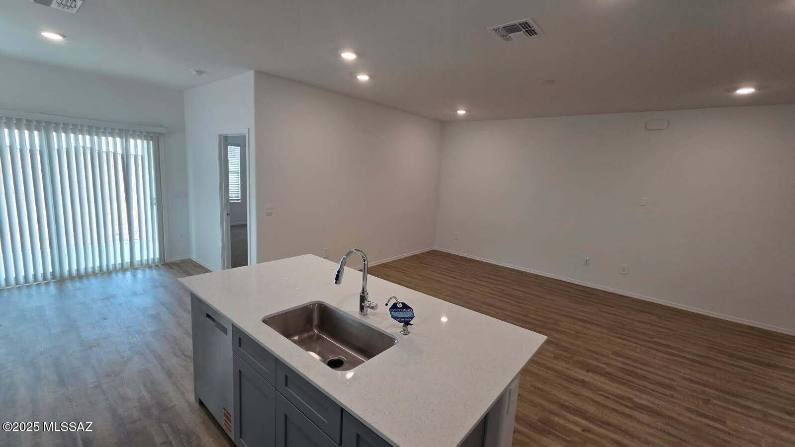 1092 S Nisbet Place. Vail, AZ 85641