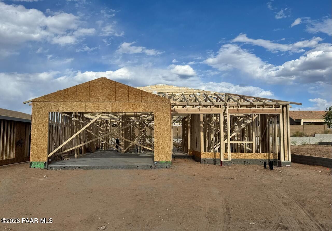 5233 N Woodsworth Way. Prescott Valley, AZ 86314