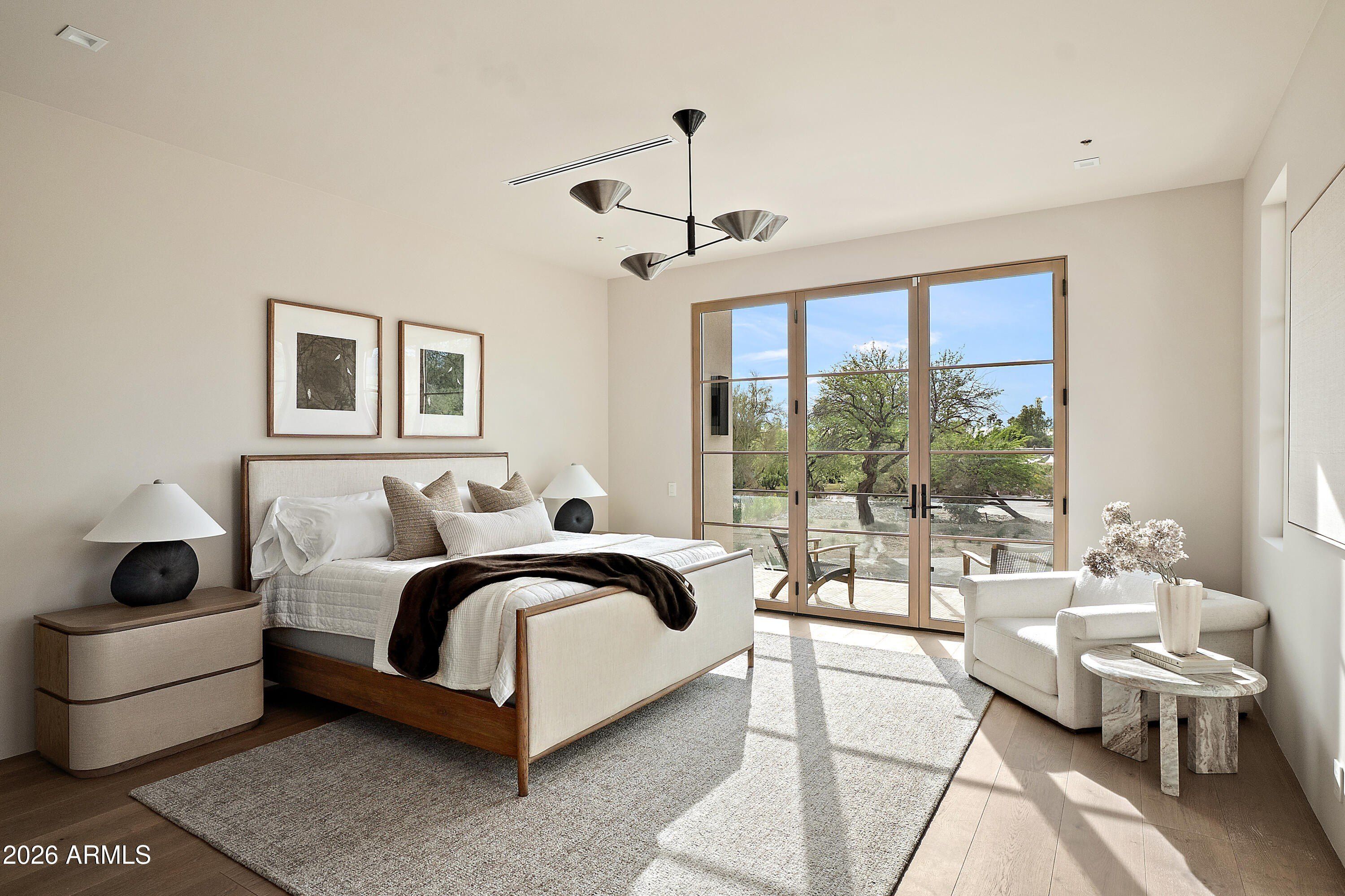 5709 N Harding Drive. Paradise Valley, AZ 85253