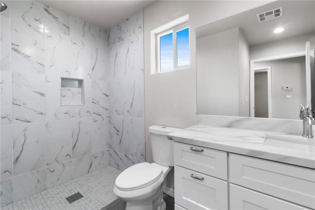 3740 E Thompson Avenue. Kingman, AZ 86409