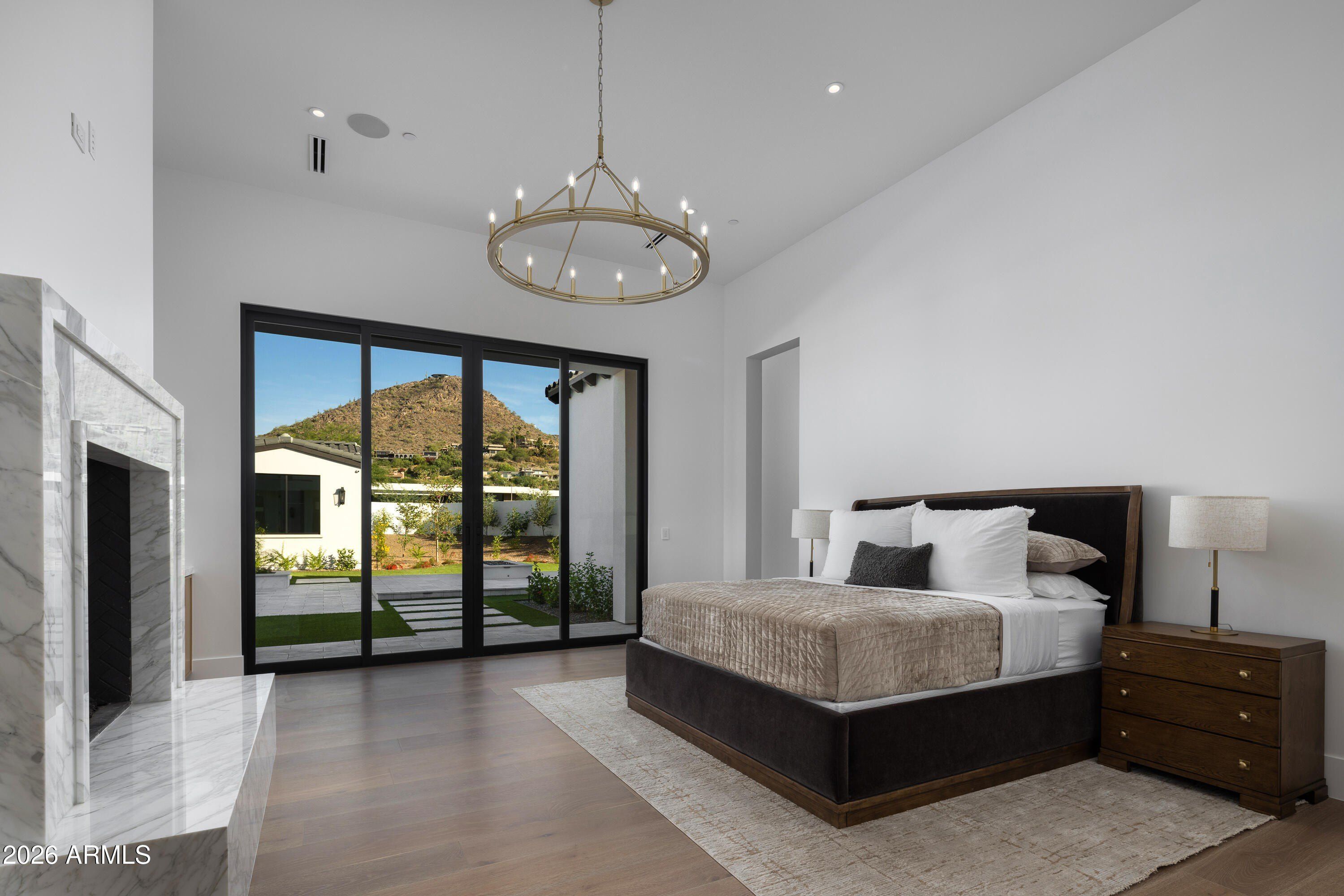 6610 N Mountain View Drive. Paradise Valley, AZ 85253