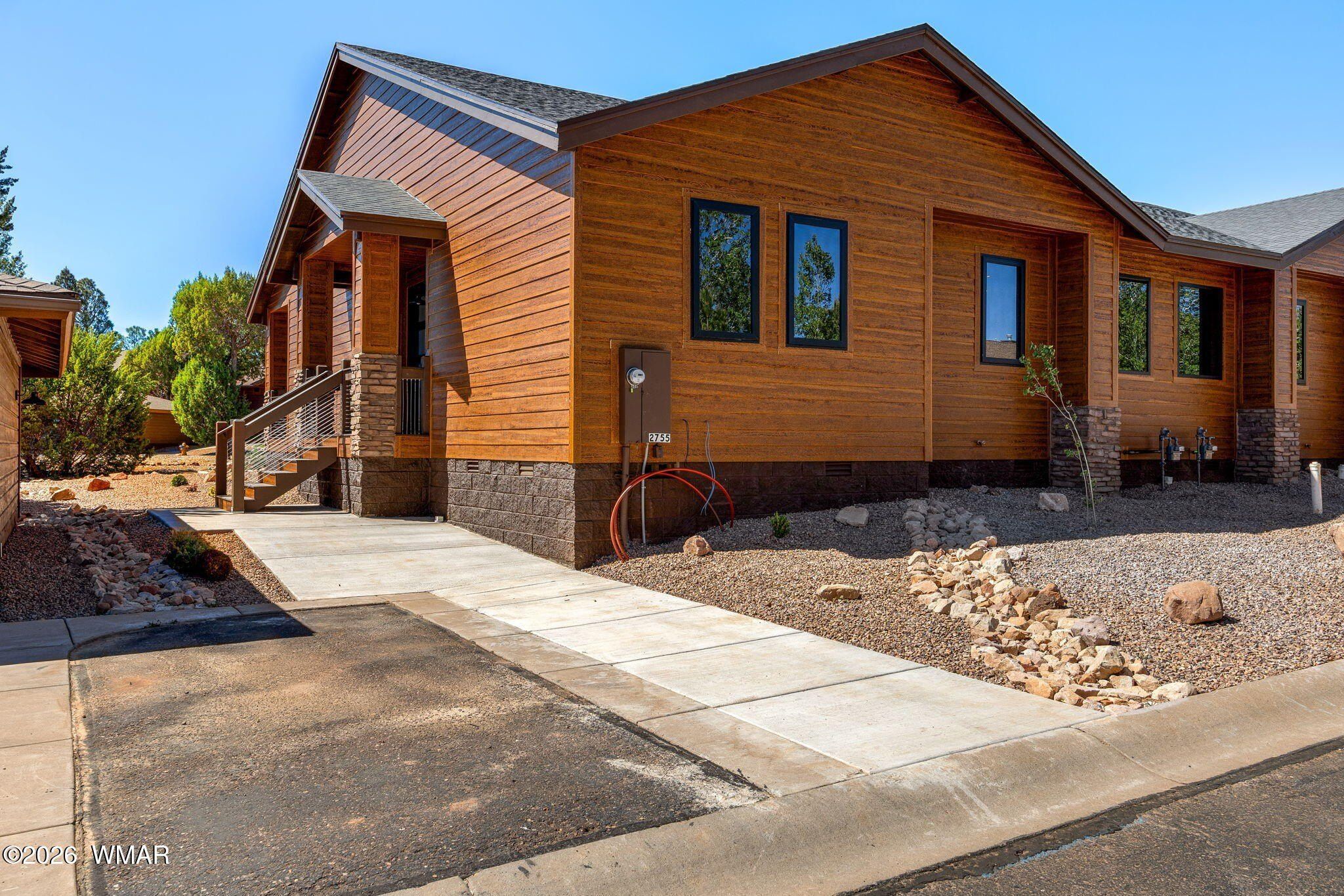 2755 W Villa Loop. Show Low, AZ 85901