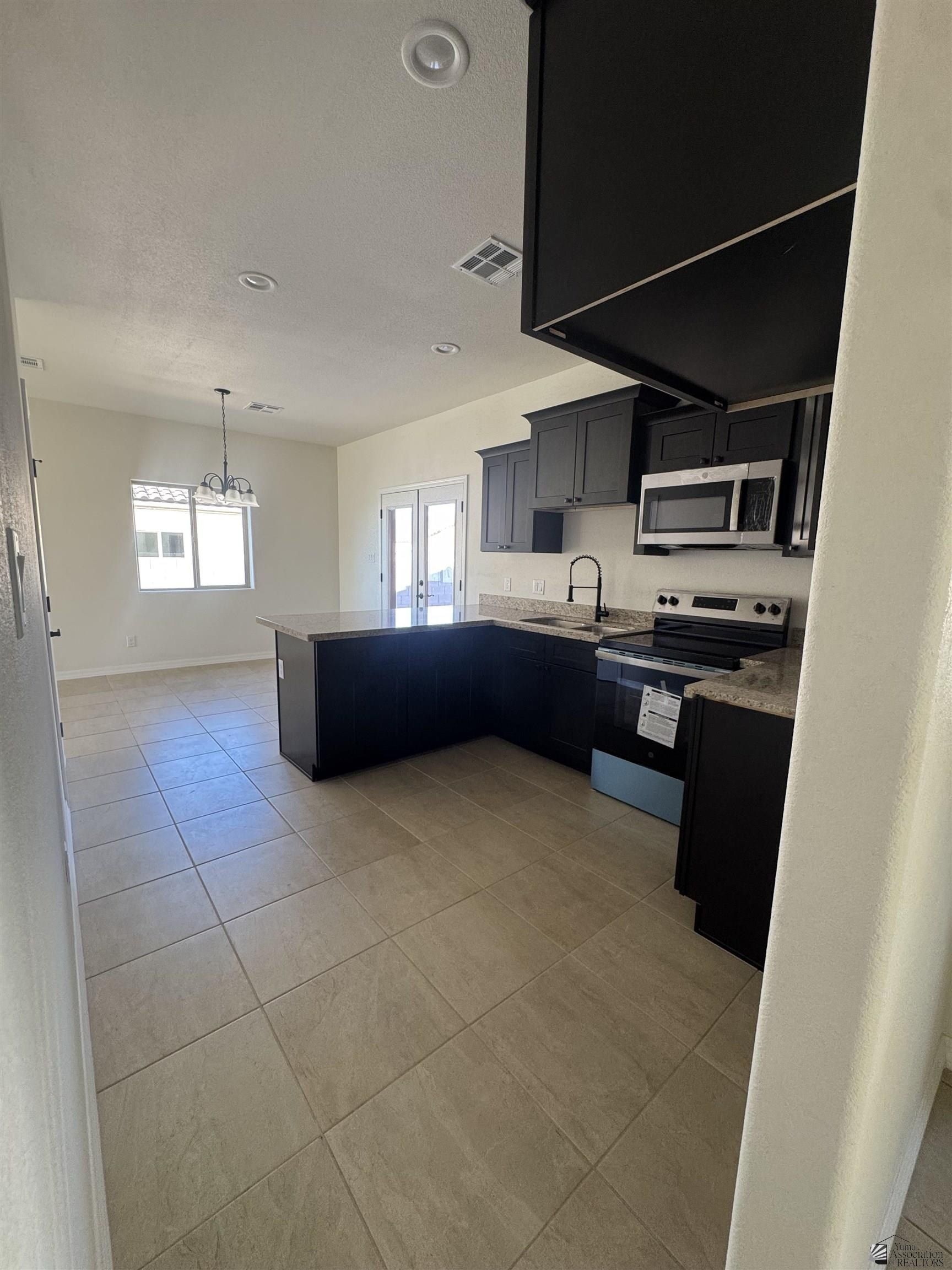 10560 E 45 Ln. Yuma, AZ 85367