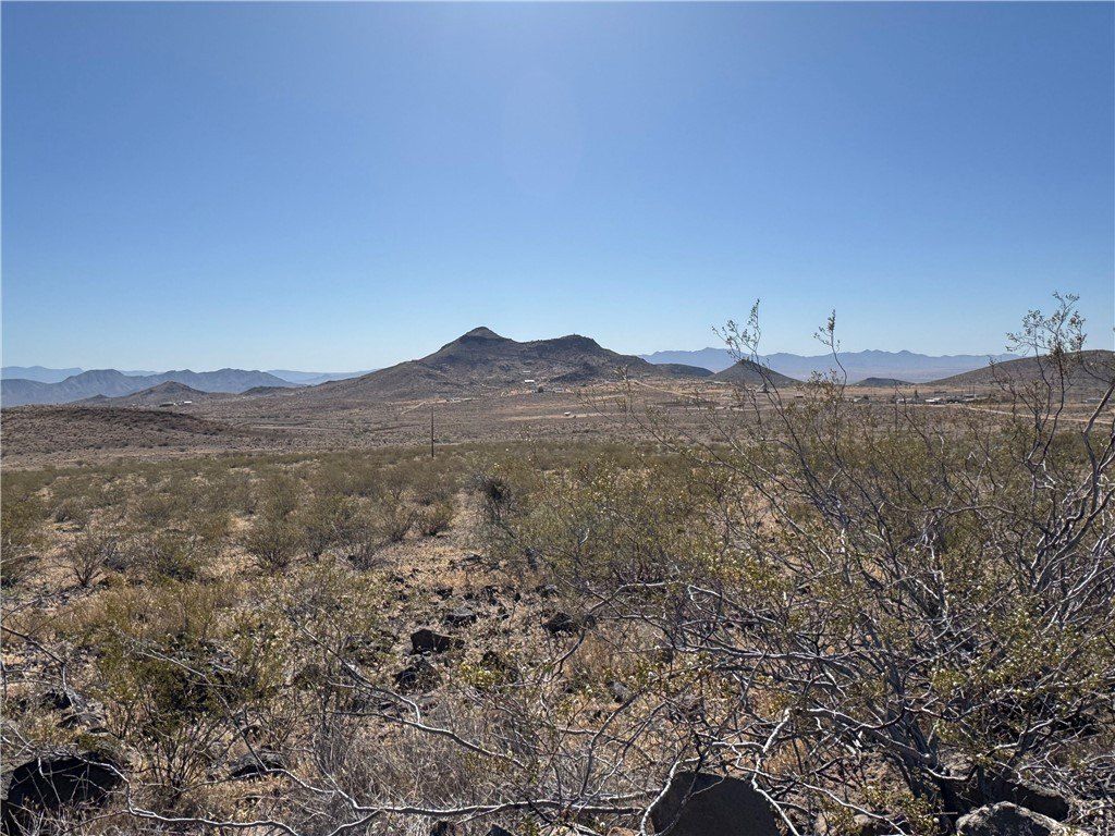 8112 N Dedo Plazuela. Kingman, AZ 86409