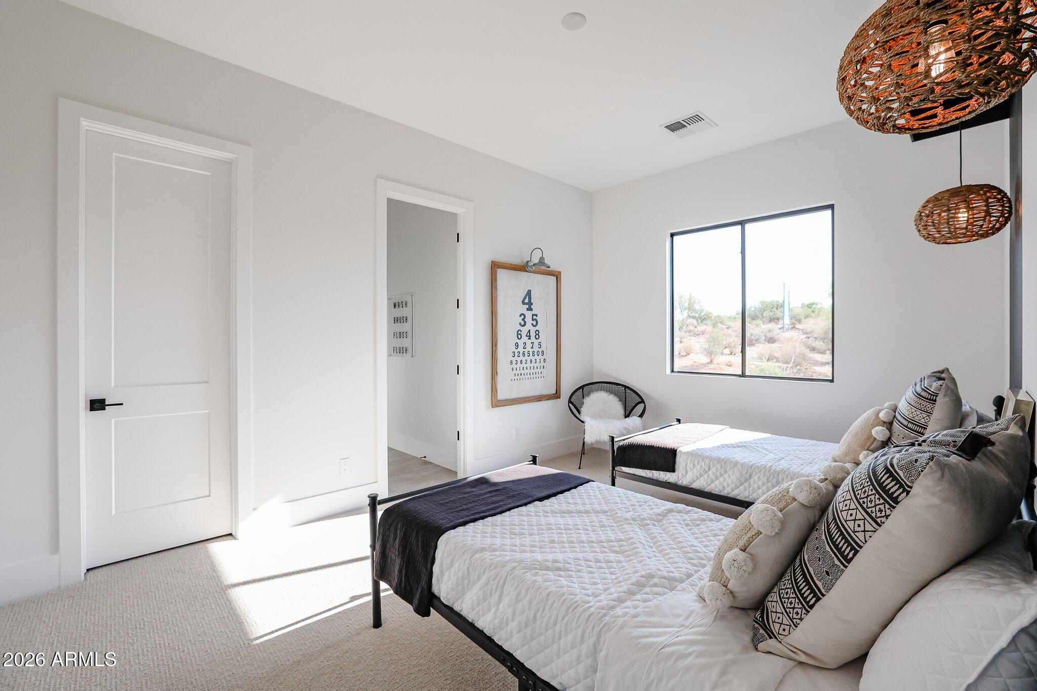 1658 W Lavitt Lane. Phoenix, AZ 85086