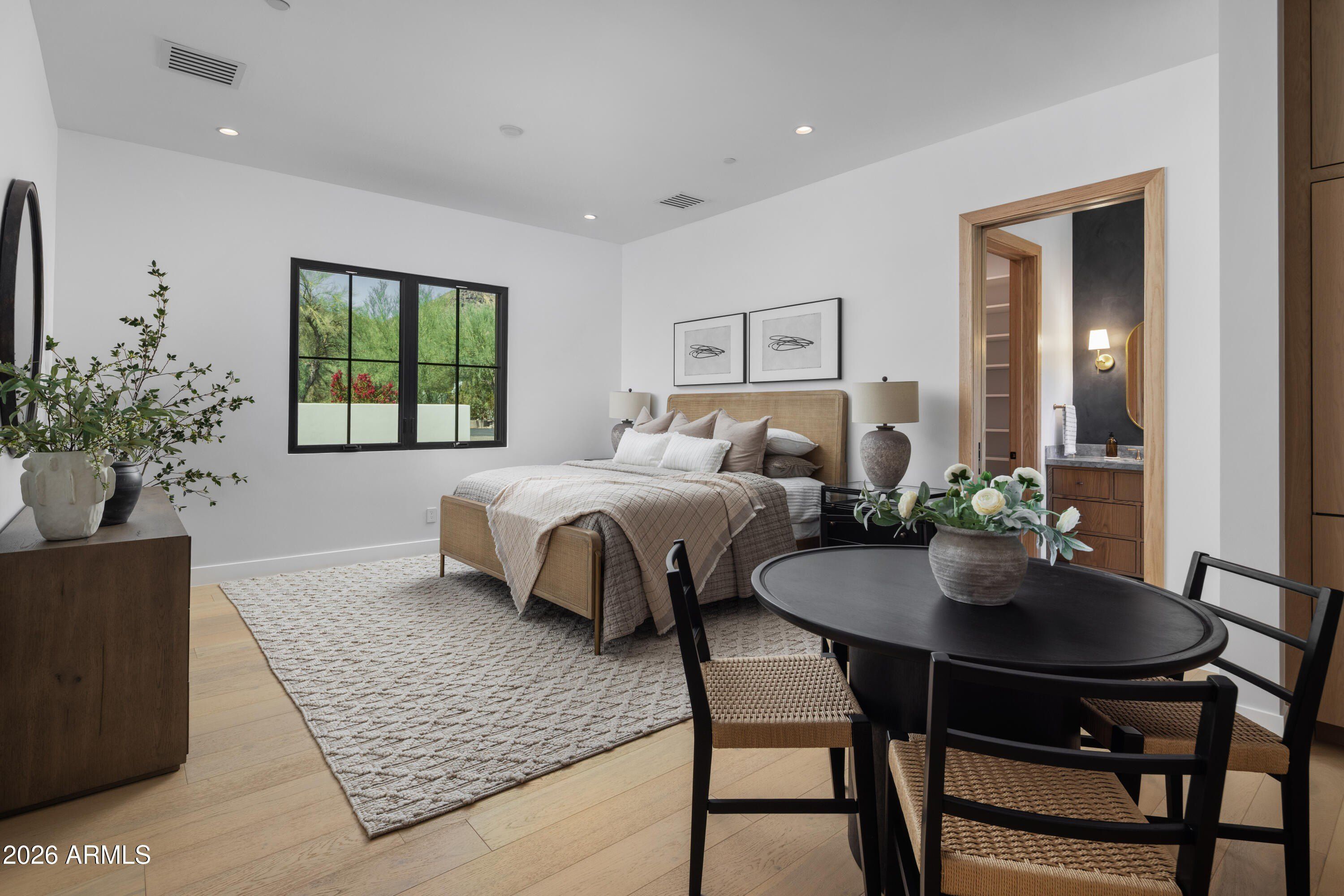 7825 N Invergordon Place. Paradise Valley, AZ 85253