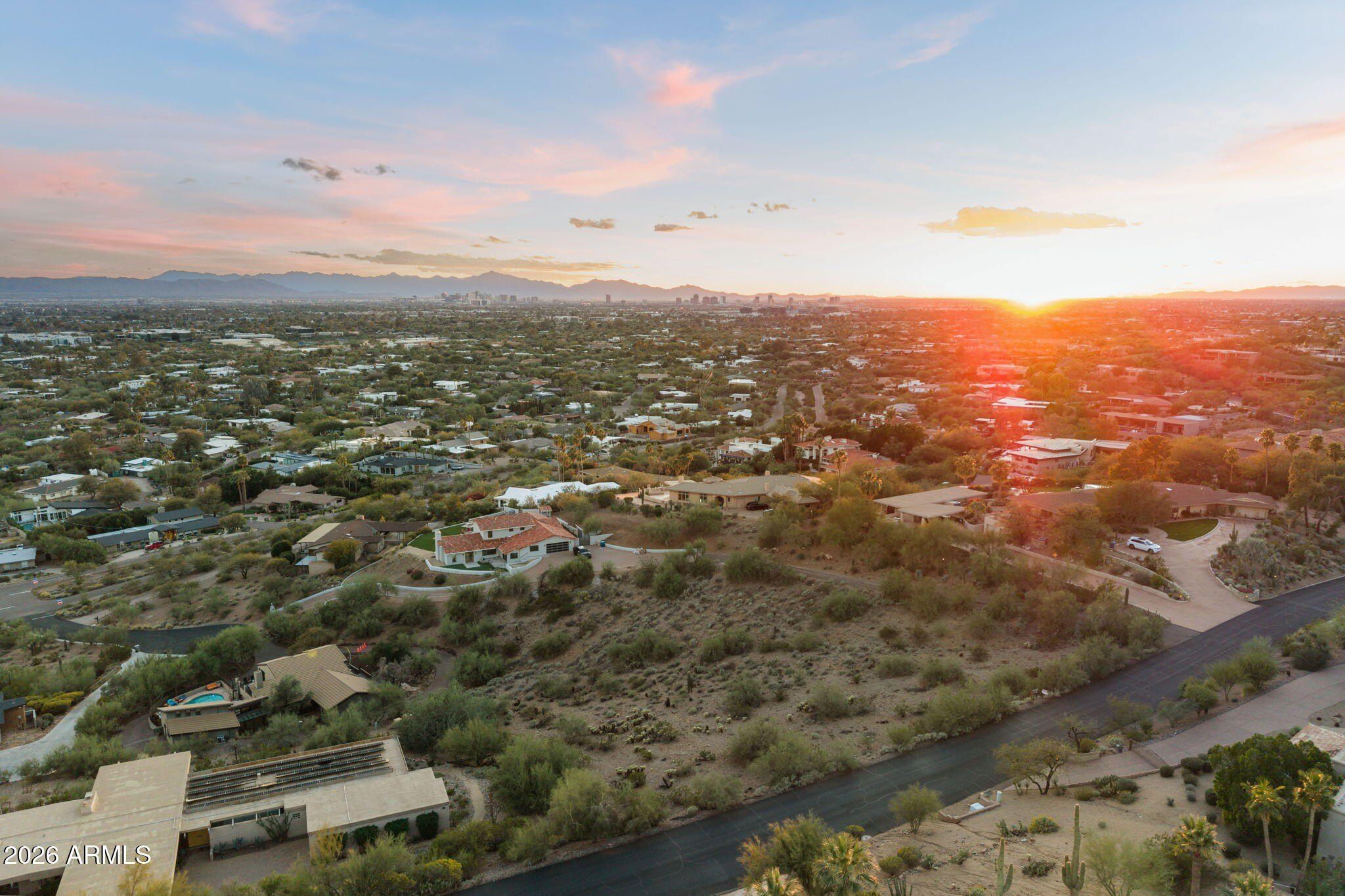 4275 E Keim Drive. Paradise Valley, AZ 85253