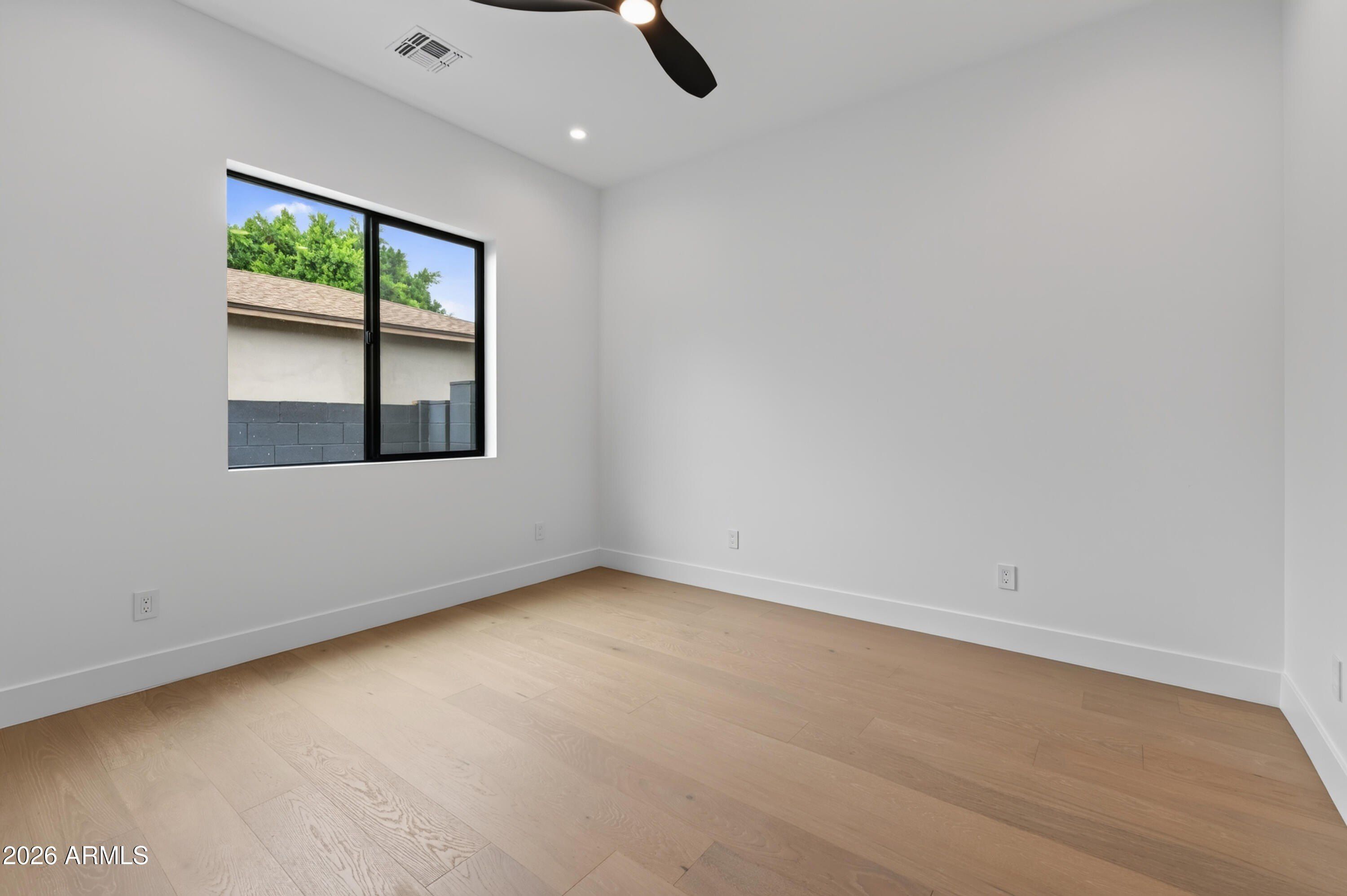 1335 E Kaler Drive. Phoenix, AZ 85020