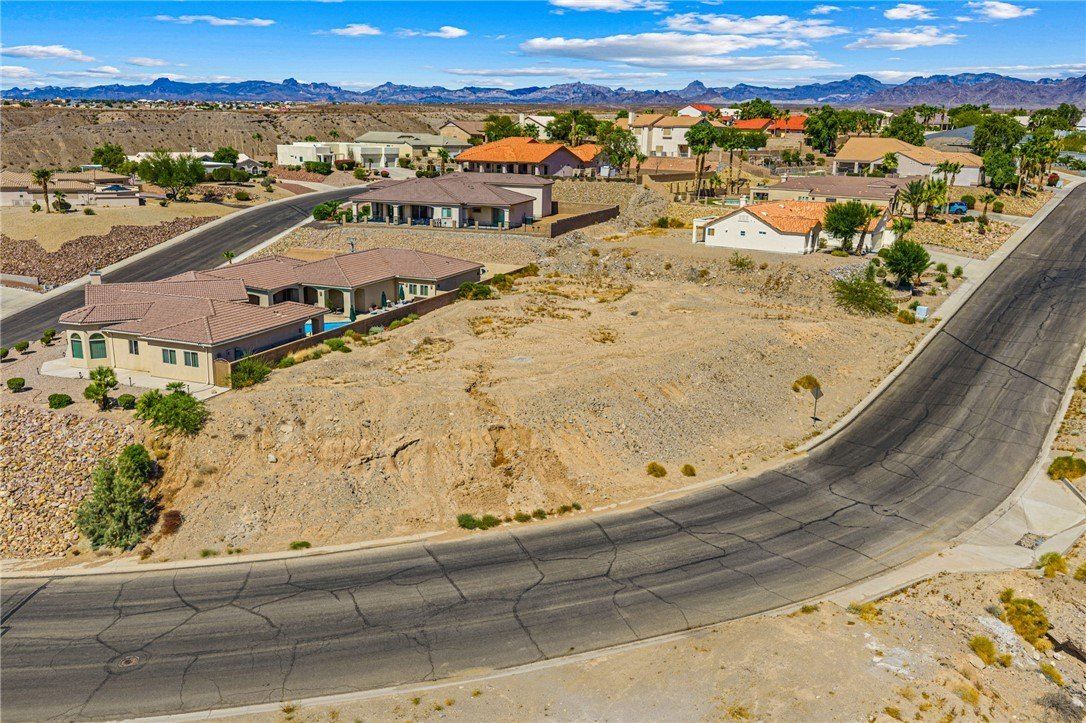 2033 Lariat Drive. Bullhead City, AZ 86442