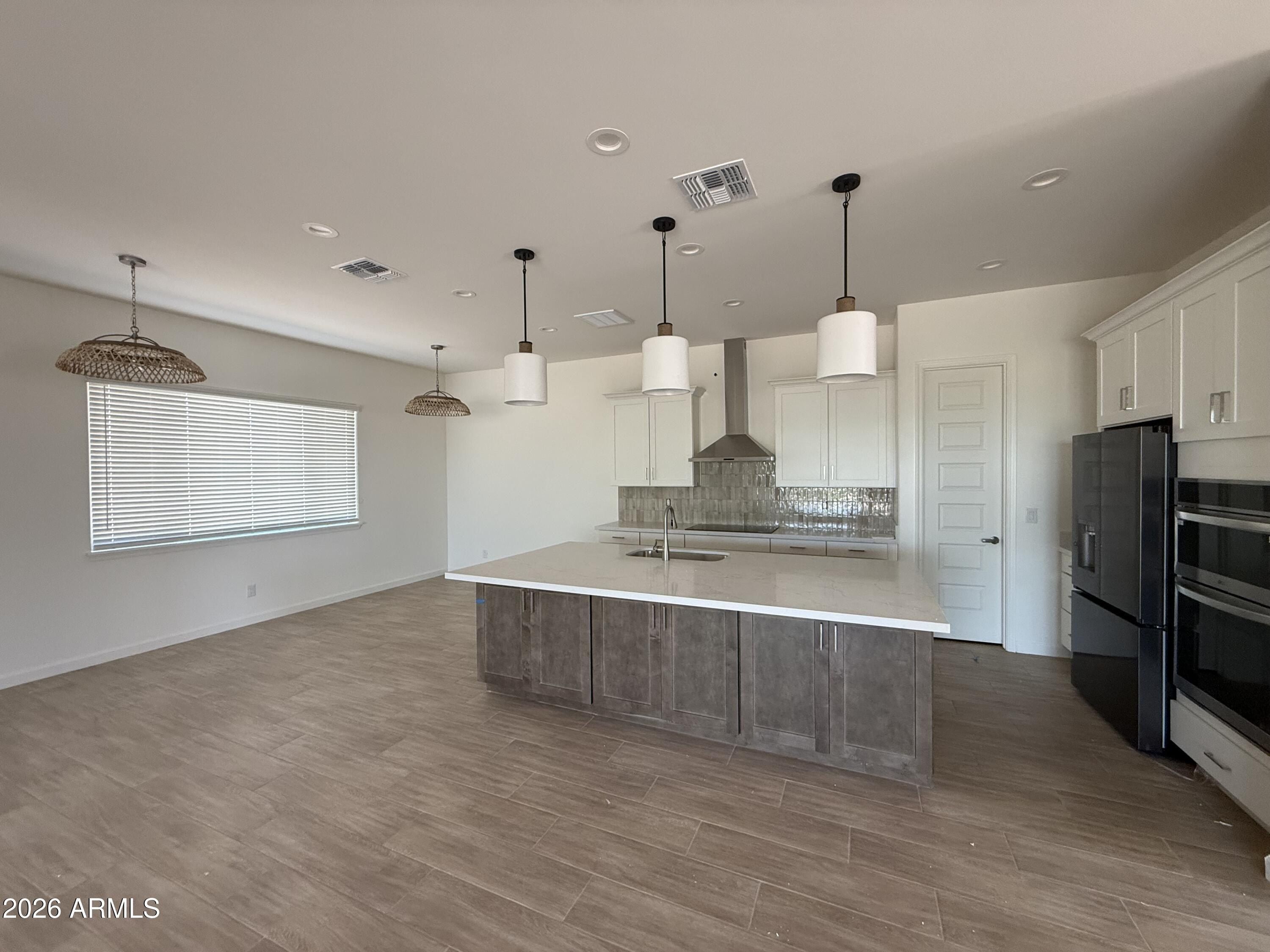 684 N Moon Road. Apache Junction, AZ 85119