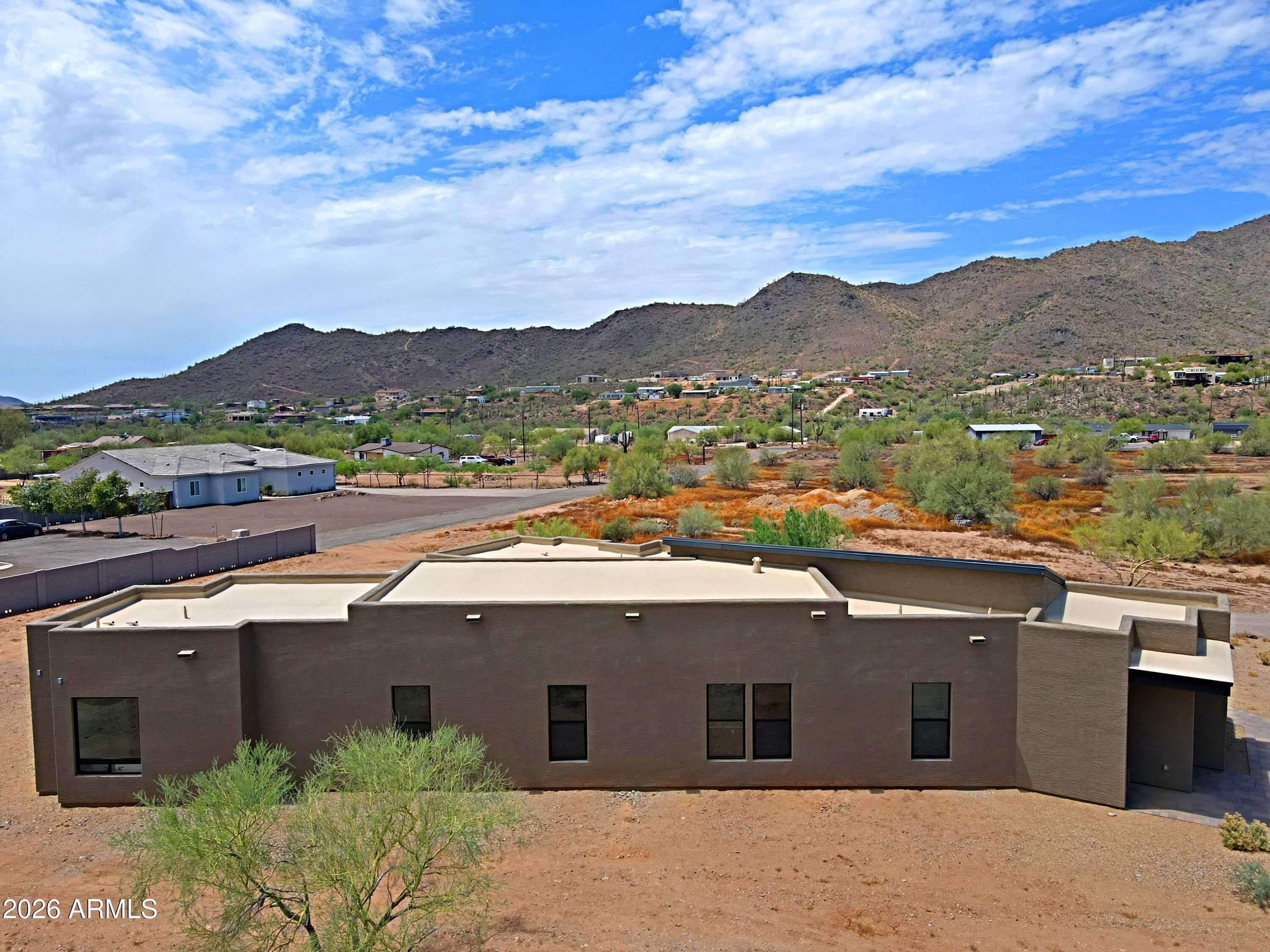 553 W Cavalry Road. New River, AZ 85087