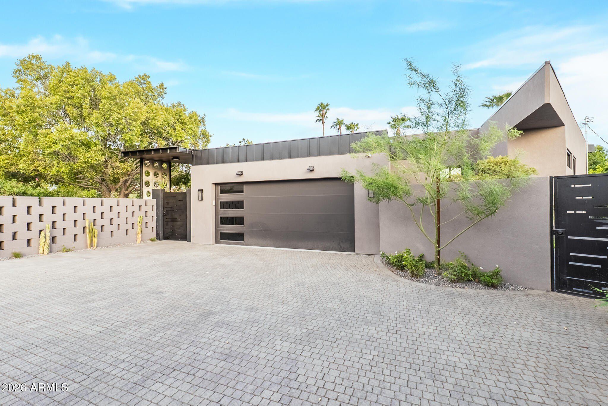 1919 E Claremont Street. Phoenix, AZ 85016