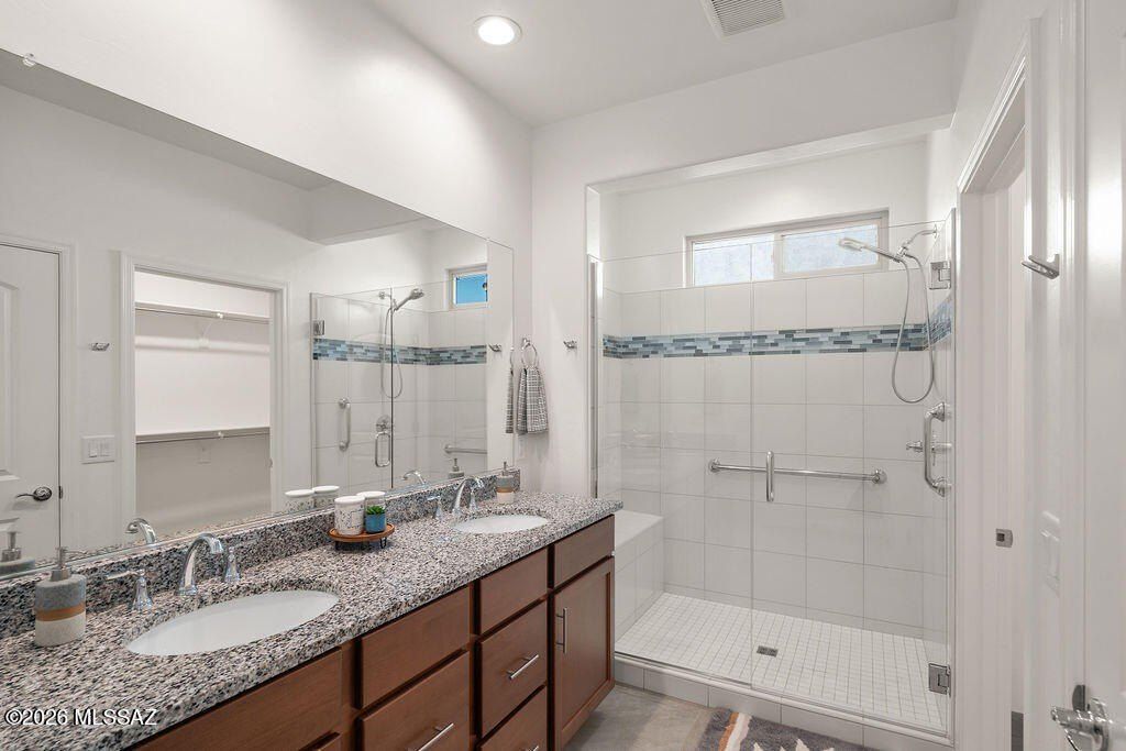 1732 E Hollow Creek Drive. Green Valley, AZ 85614
