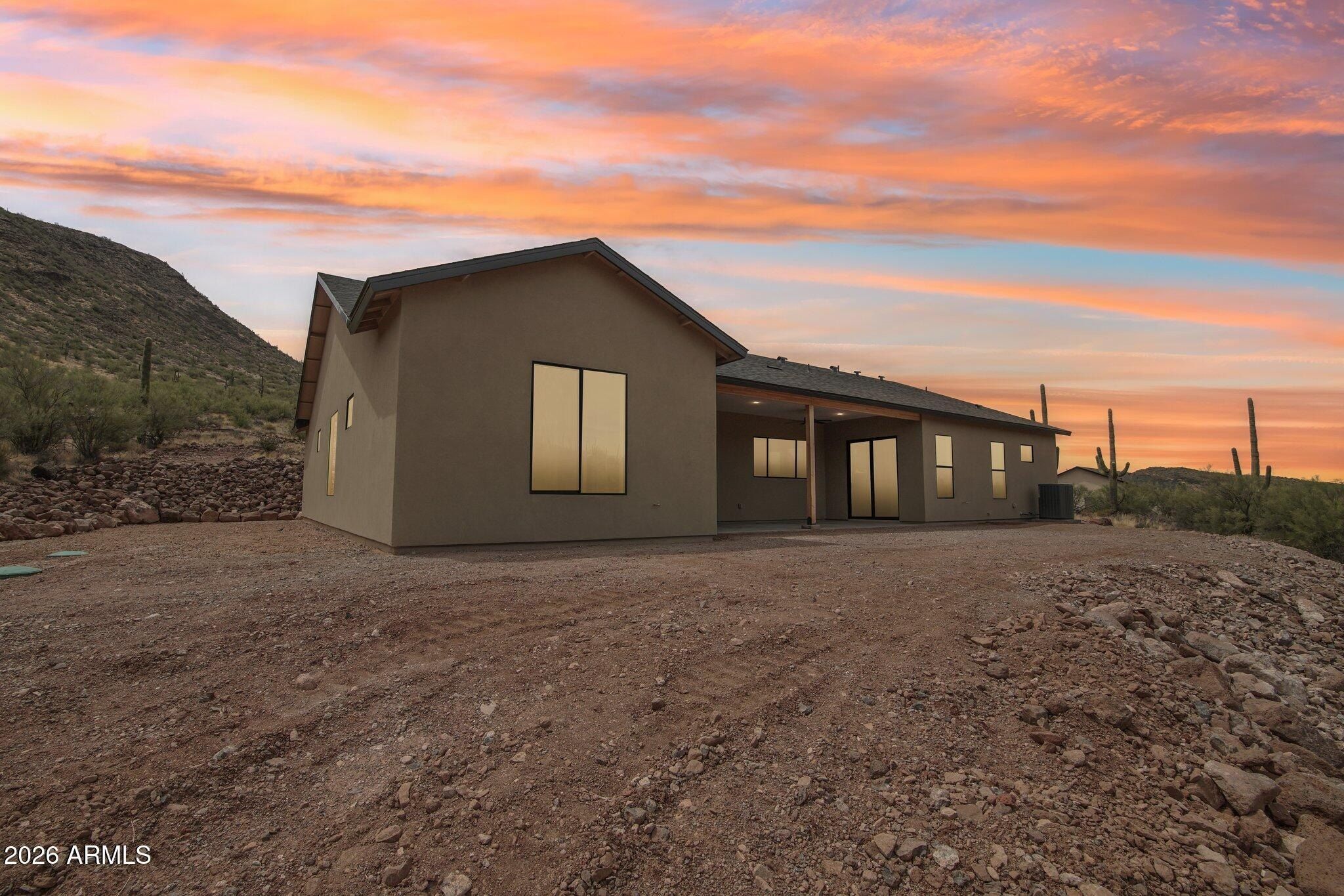 2246 E Manana Road. New River, AZ 85087