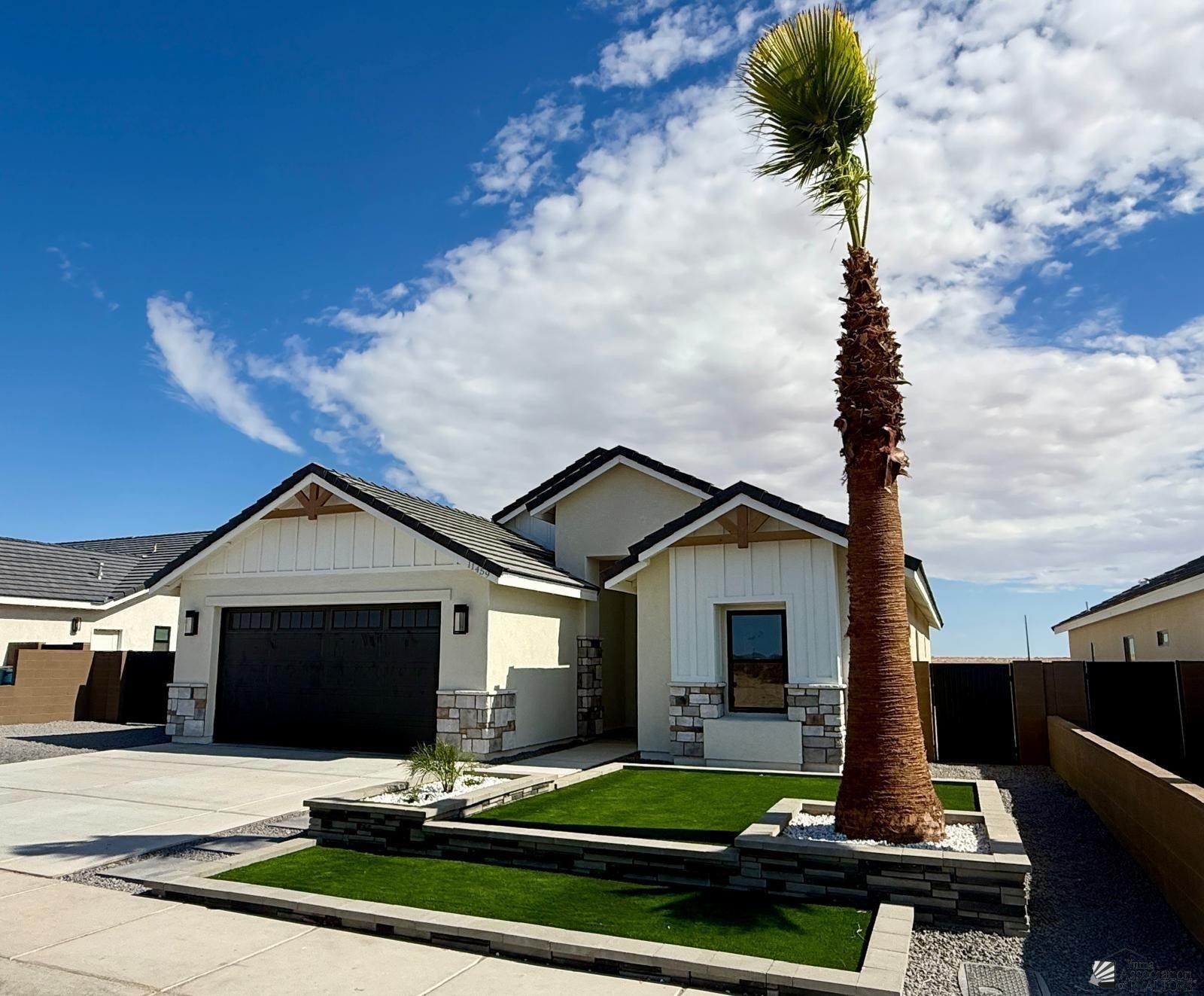 10717 E 46 Place. Yuma, AZ 85367