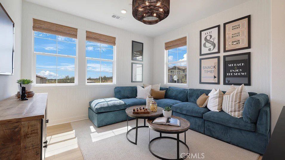 2169 Aneto Way. Santa Paula, CA 93060