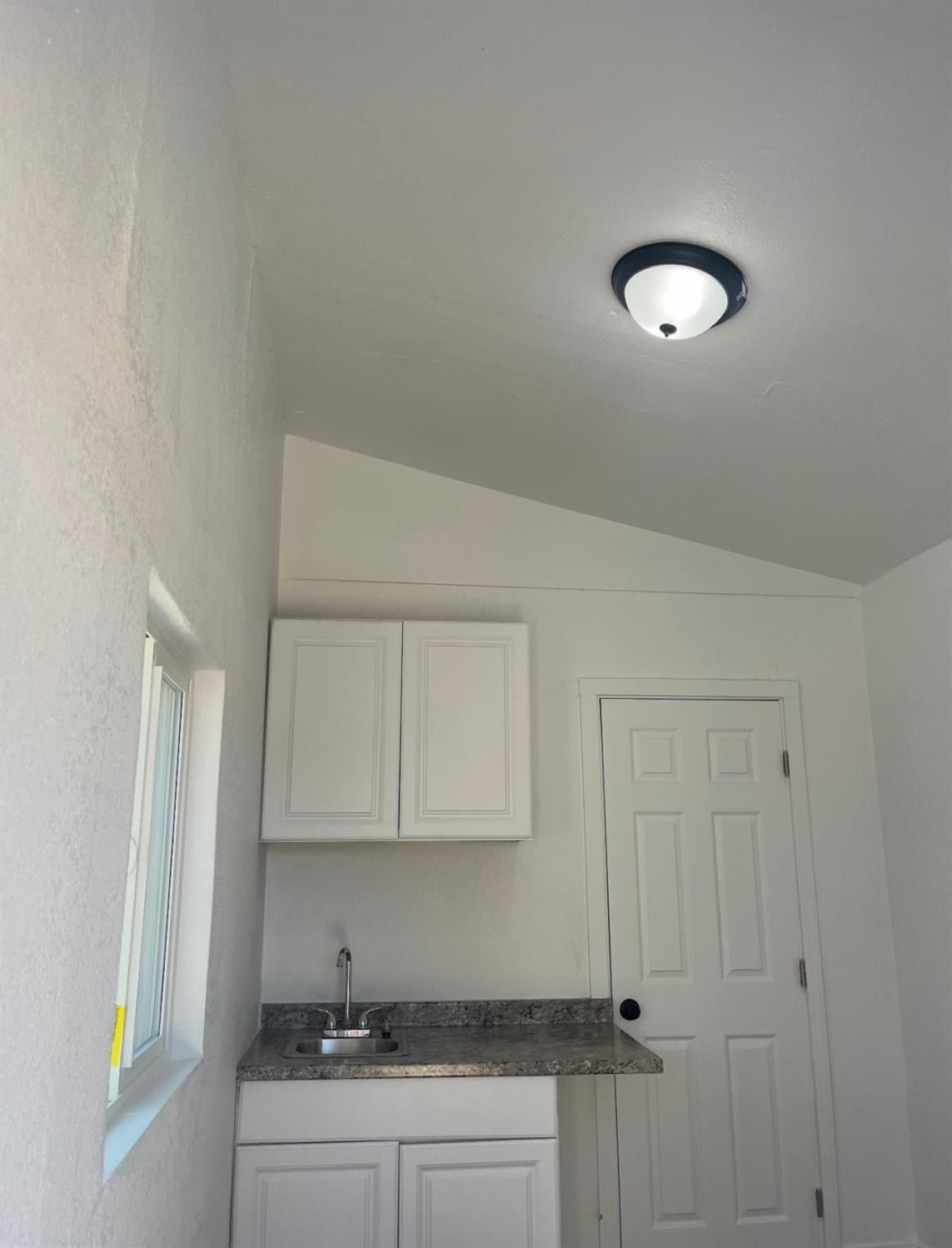 2206 E Tyler Avenue. Fresno, CA 93701