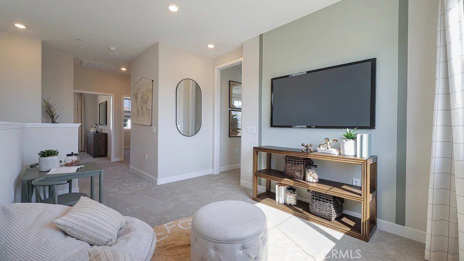 2177 Aneto Way. Santa Paula, CA 93060