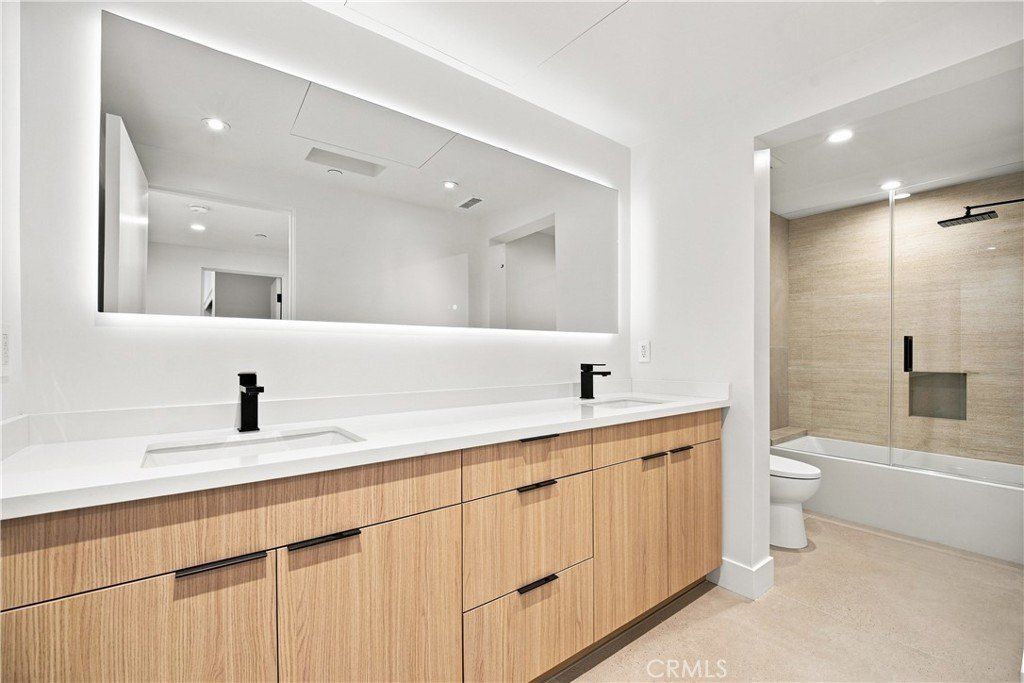 12818 Bloomfield Street. Studio City, CA 91604