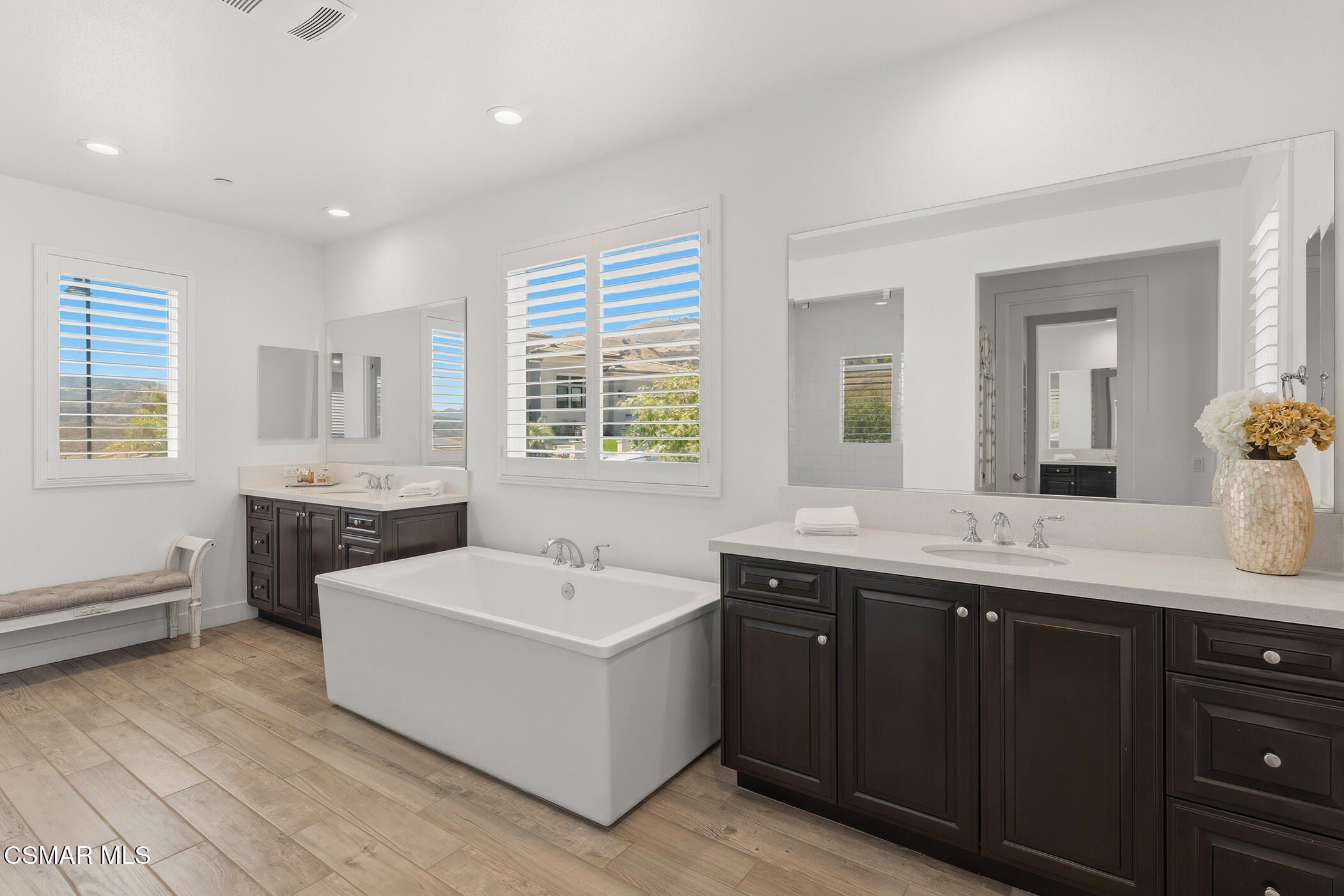20753 W Deer Grass Court. Porter Ranch, CA 91326