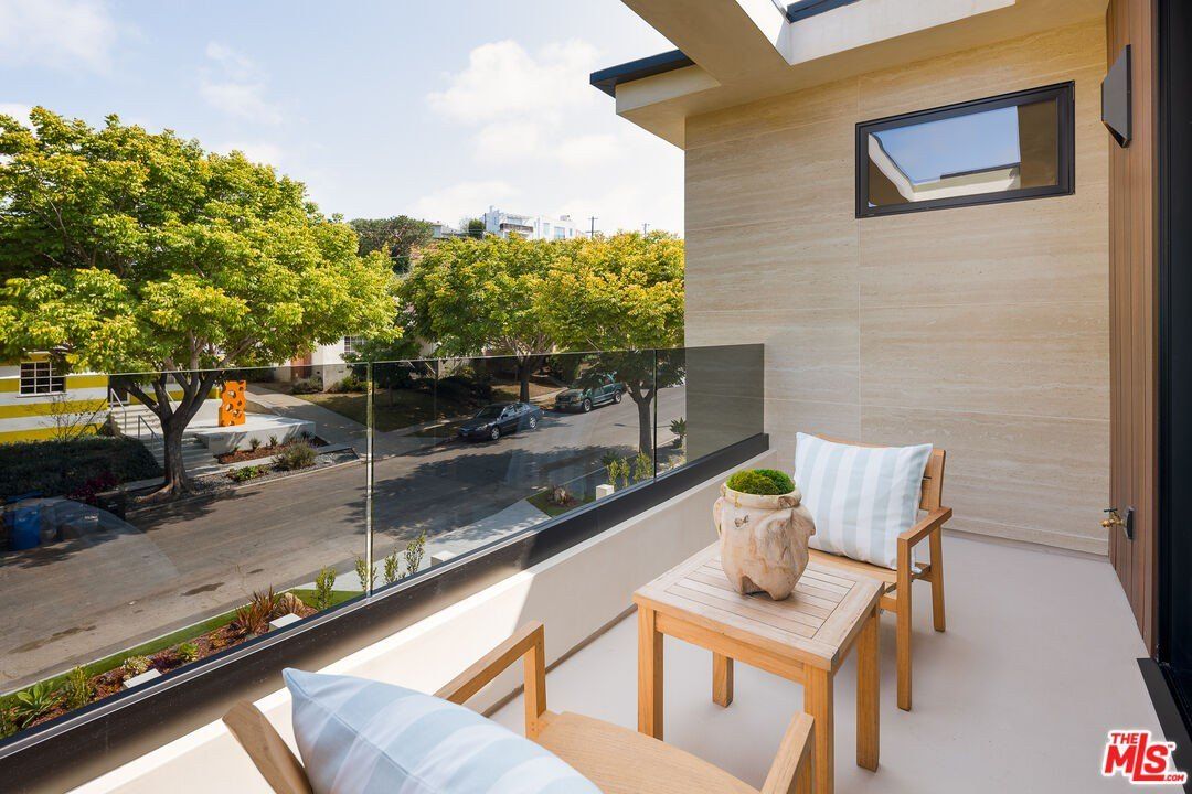 12035 Navy St. Los Angeles, CA 90066