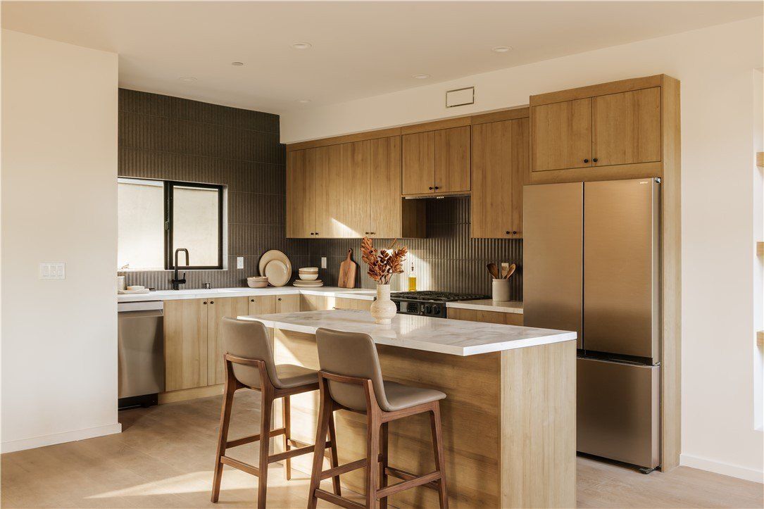 124912 Seward Street. Los Angeles, CA 90038