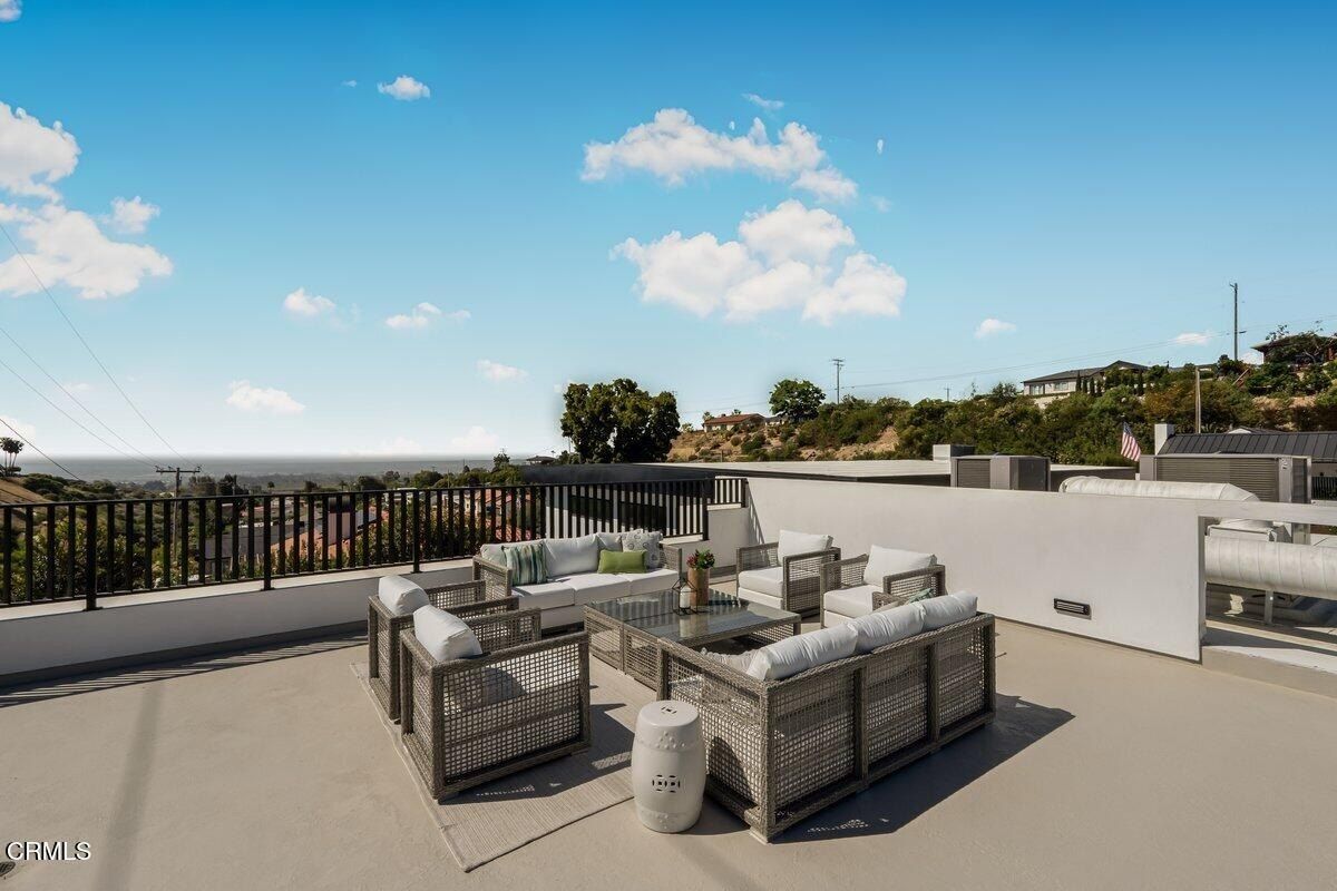 954 Colina Vista. Ventura, CA 93003