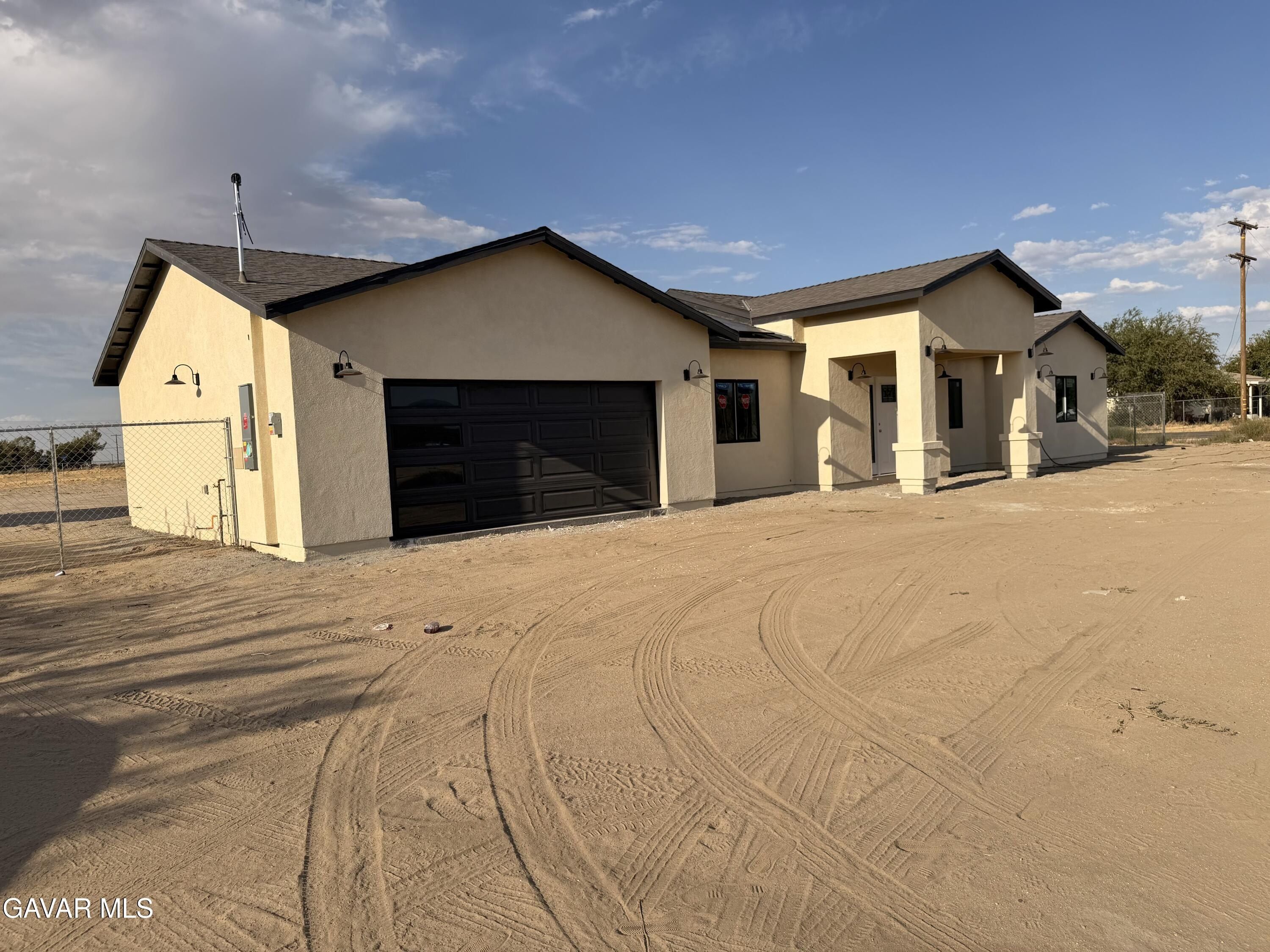 9855 E Ave Q10. Littlerock, CA 93543
