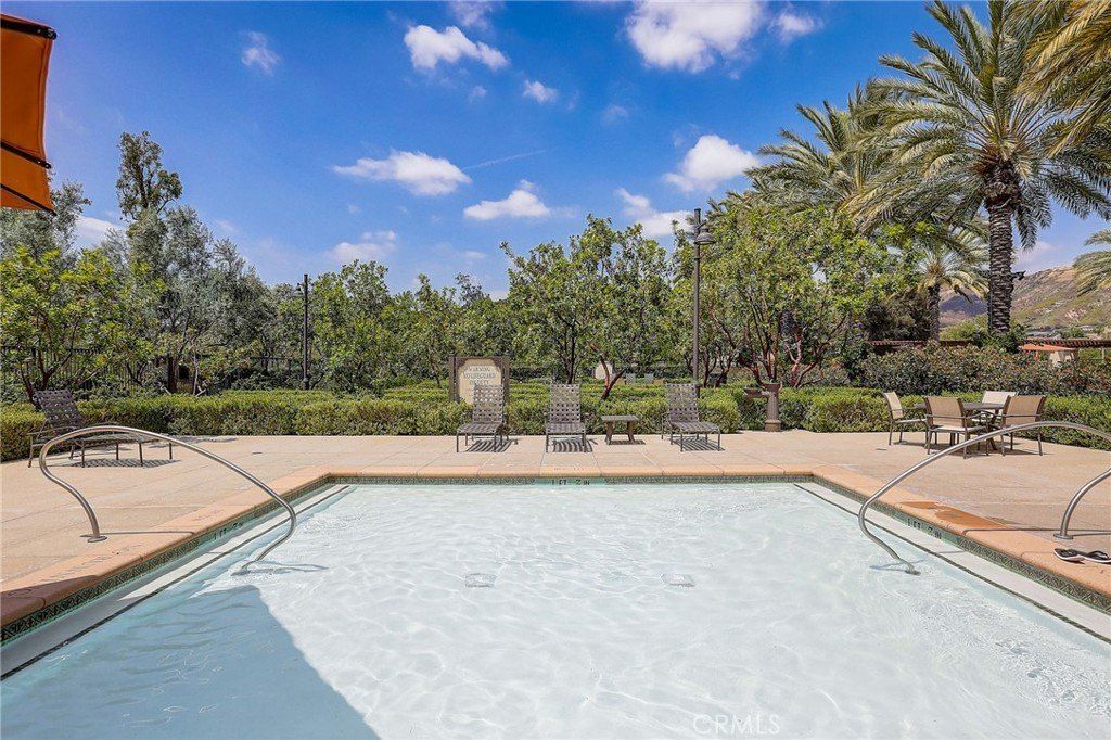 54 Cardamine. Irvine, CA 92602