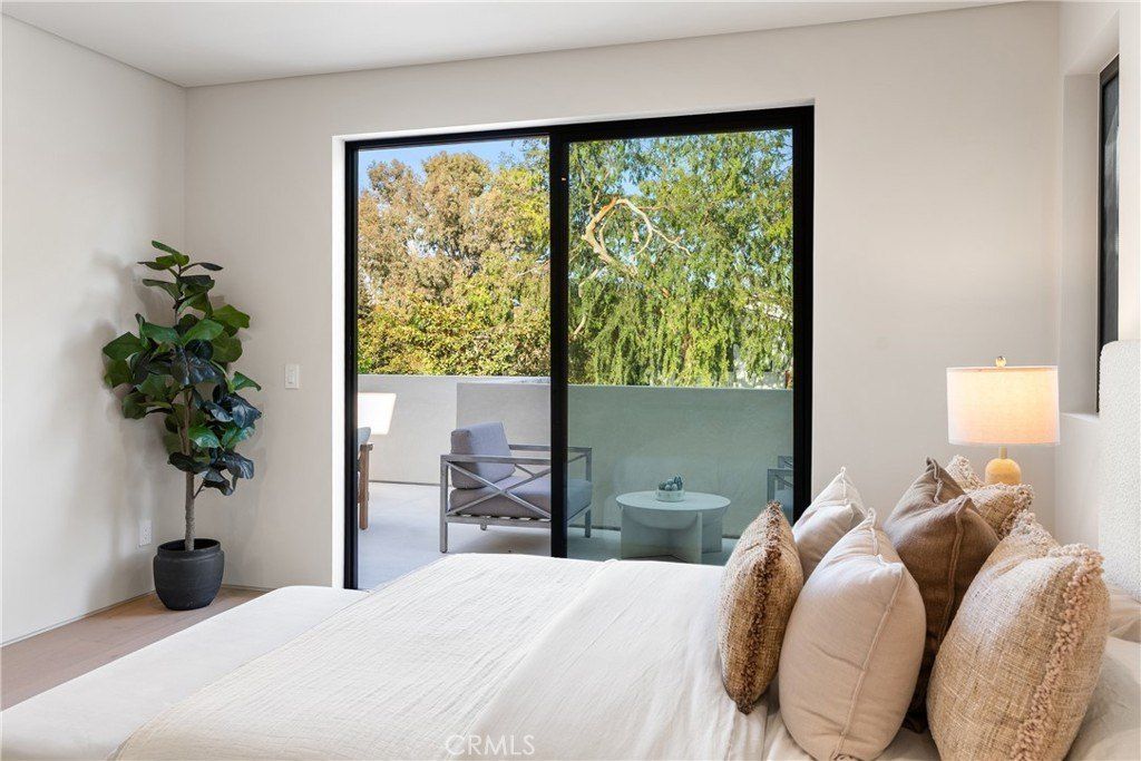 4329 Farmdale Avenue. Studio City, CA 91604