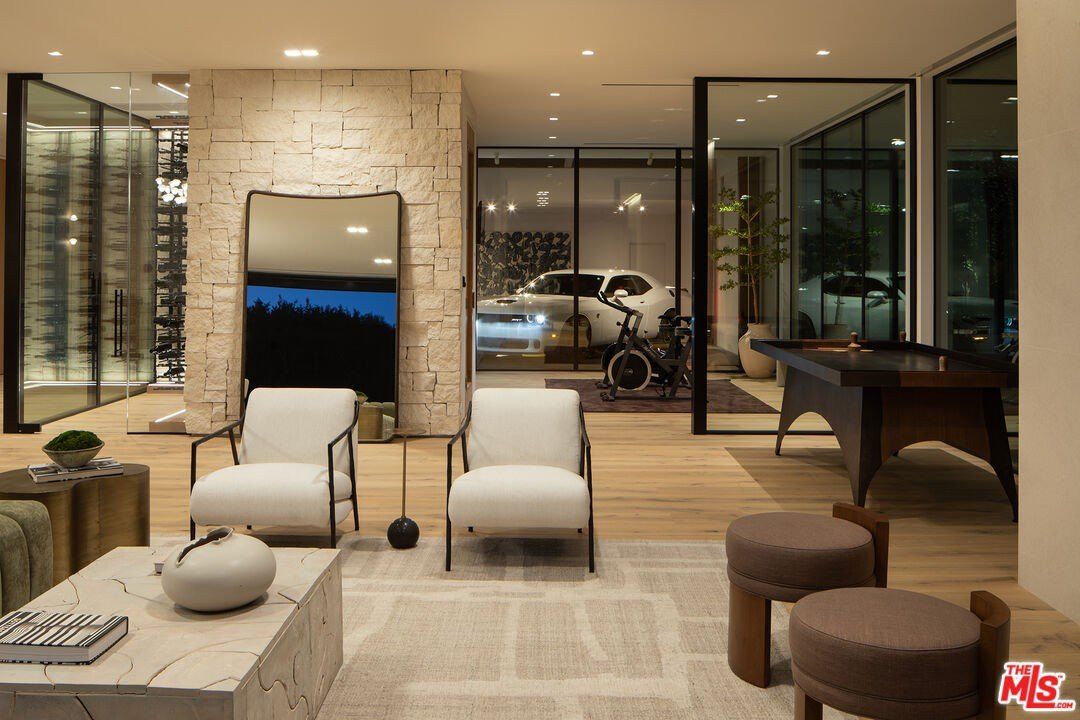 1660 Casale Rd. Pacific Palisades, CA 90272