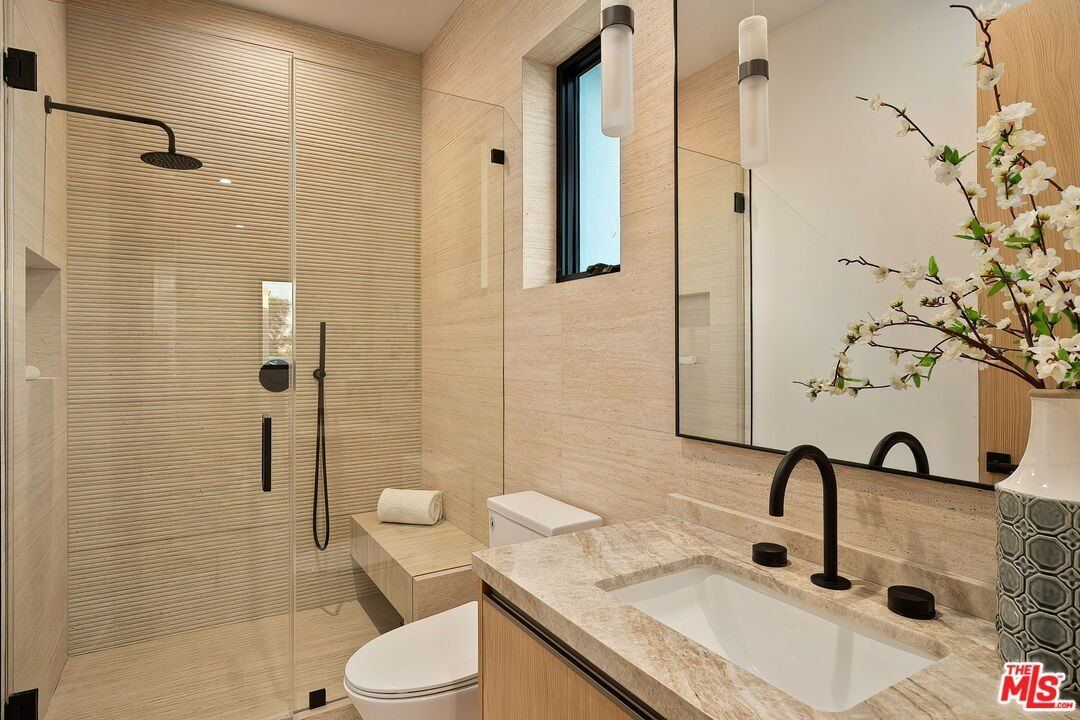 12657 Dewey St. Los Angeles, CA 90066
