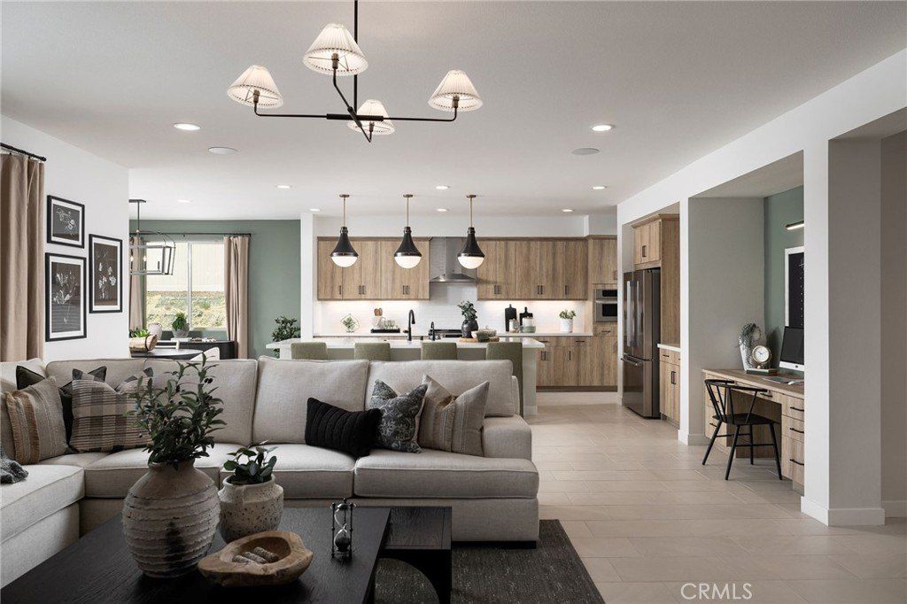39302 Saddle Drive. Palmdale, CA 93551