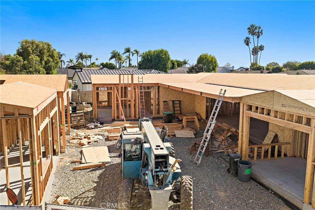 1900 Altura Drive. Corona Del Mar, CA 92625
