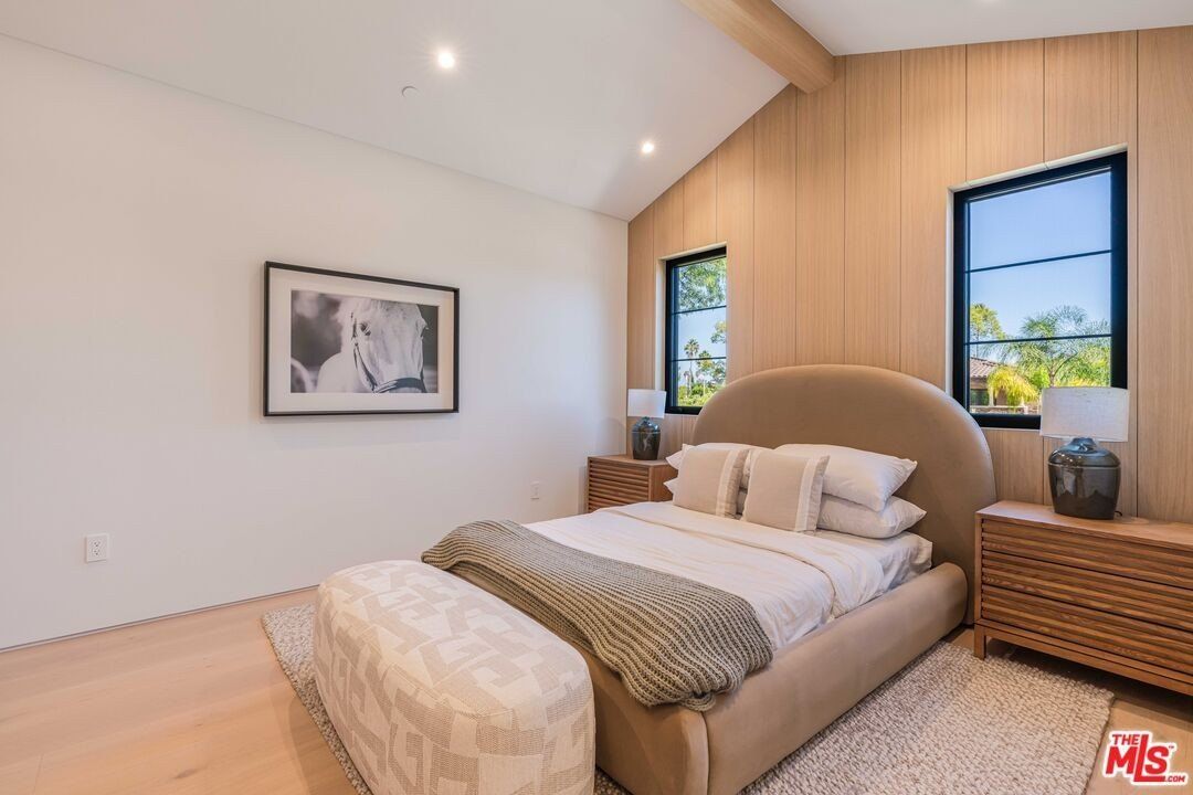 16723 La Maida St. Encino, CA 91436