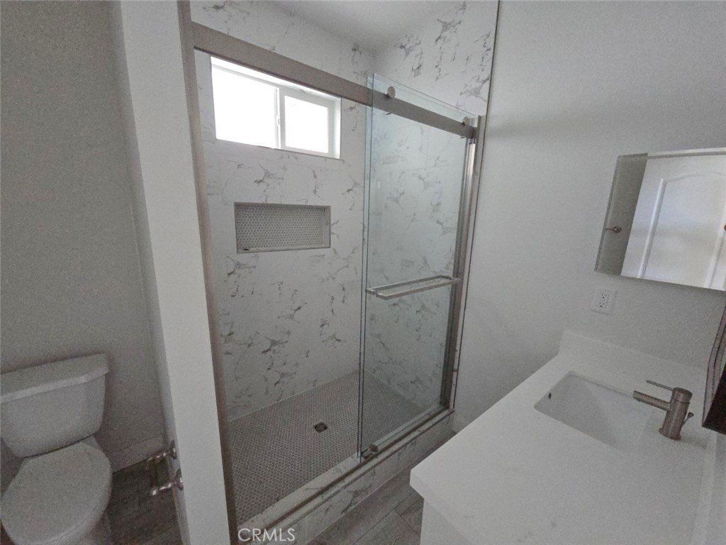 1 Heather. Northridge, CA 91324