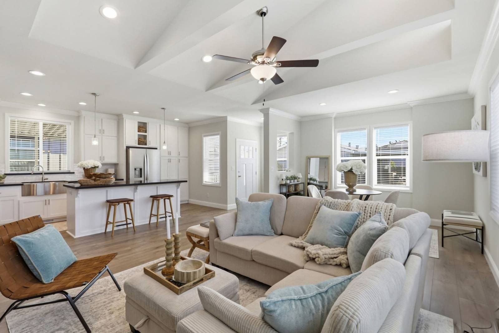3263 Vineyard Ave 28. Pleasanton, CA 94566